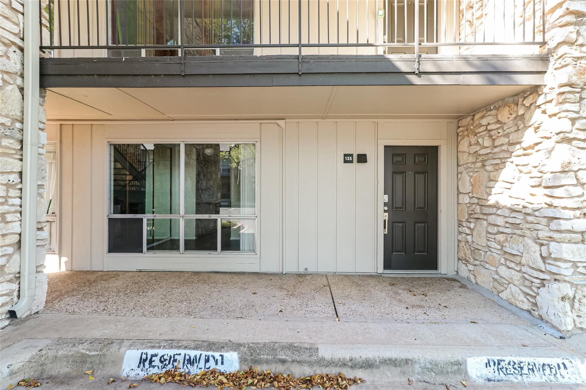 500 E Riverside Dr #135