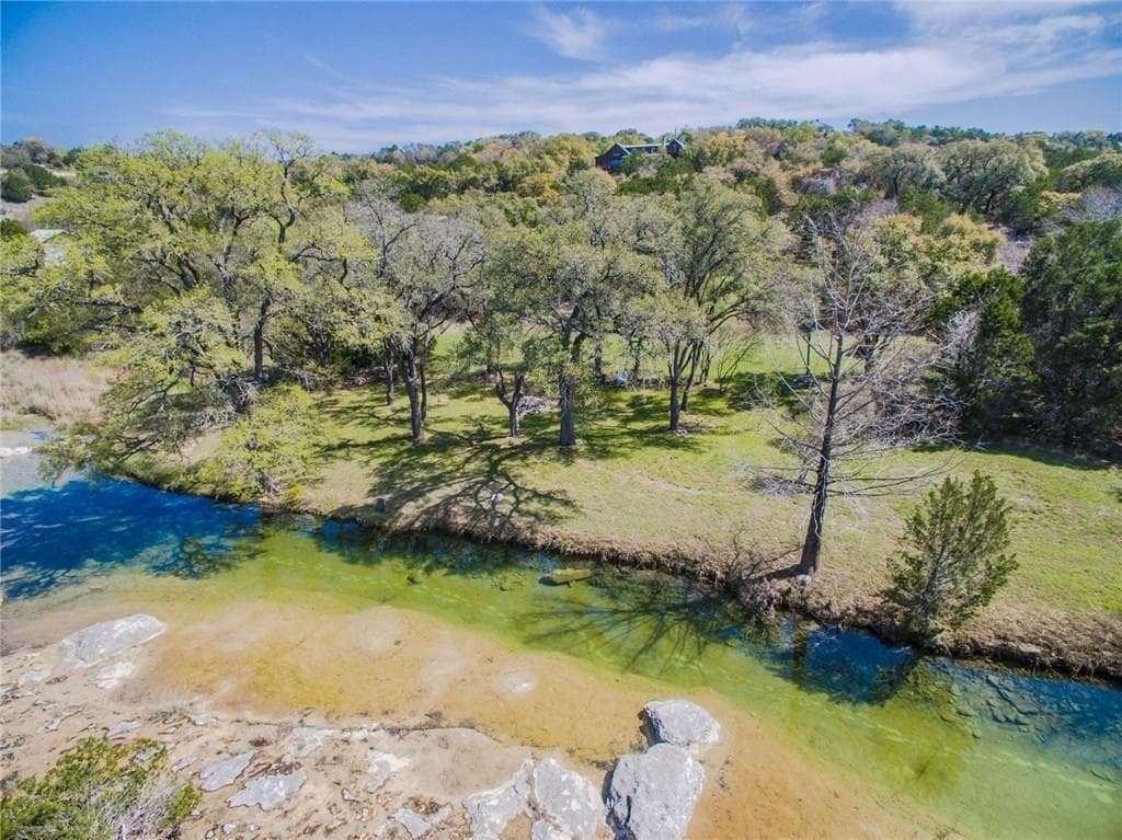 141 Hill Cv