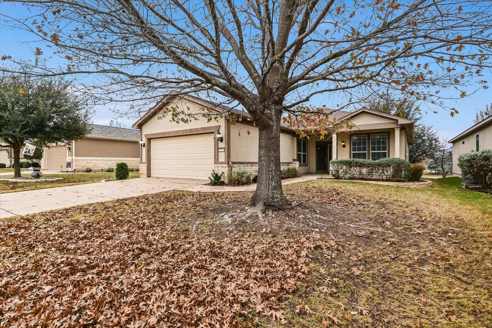 915 Apache Mountain Ln
