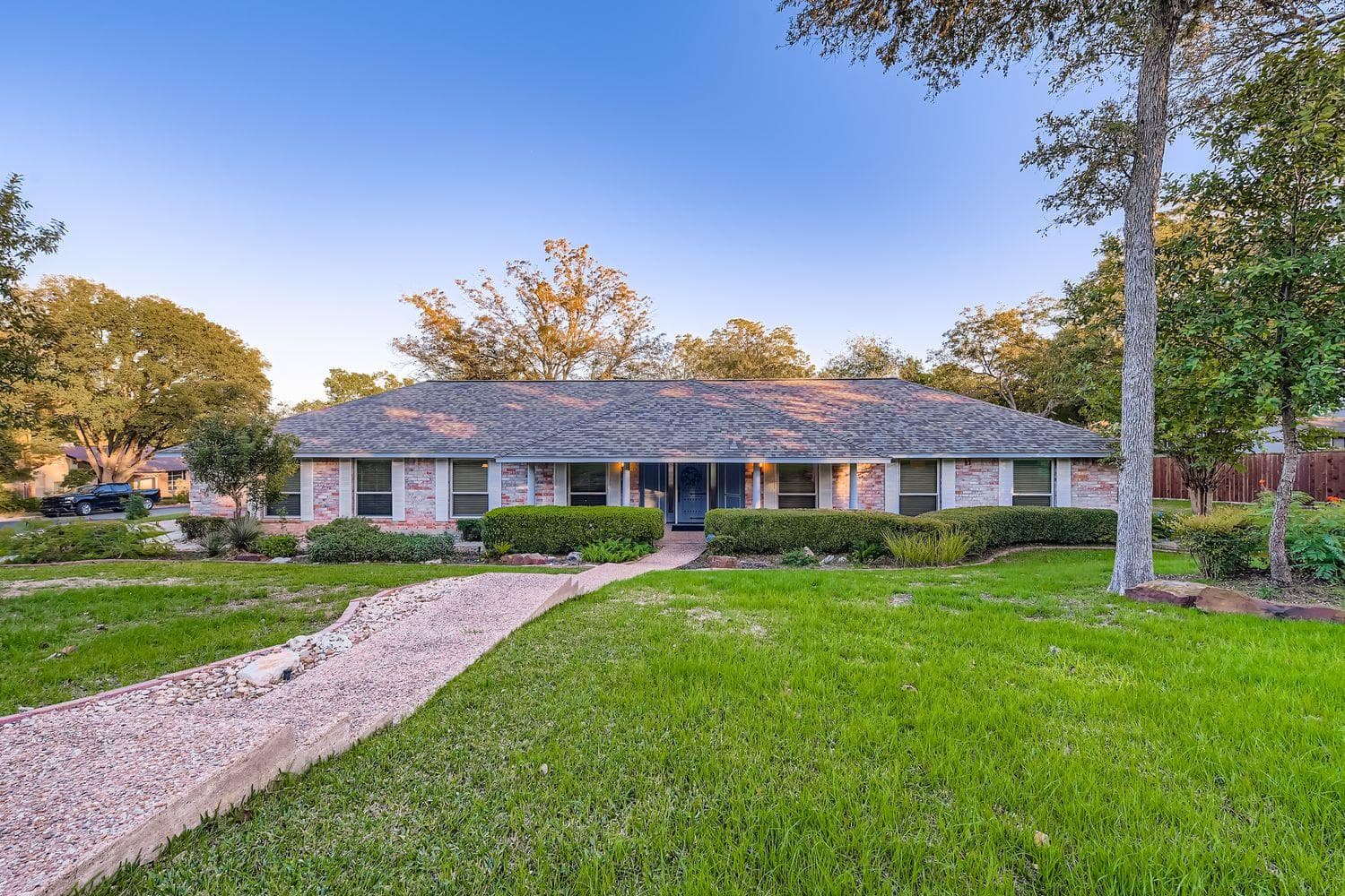 9201 HEATHERWOOD Dr