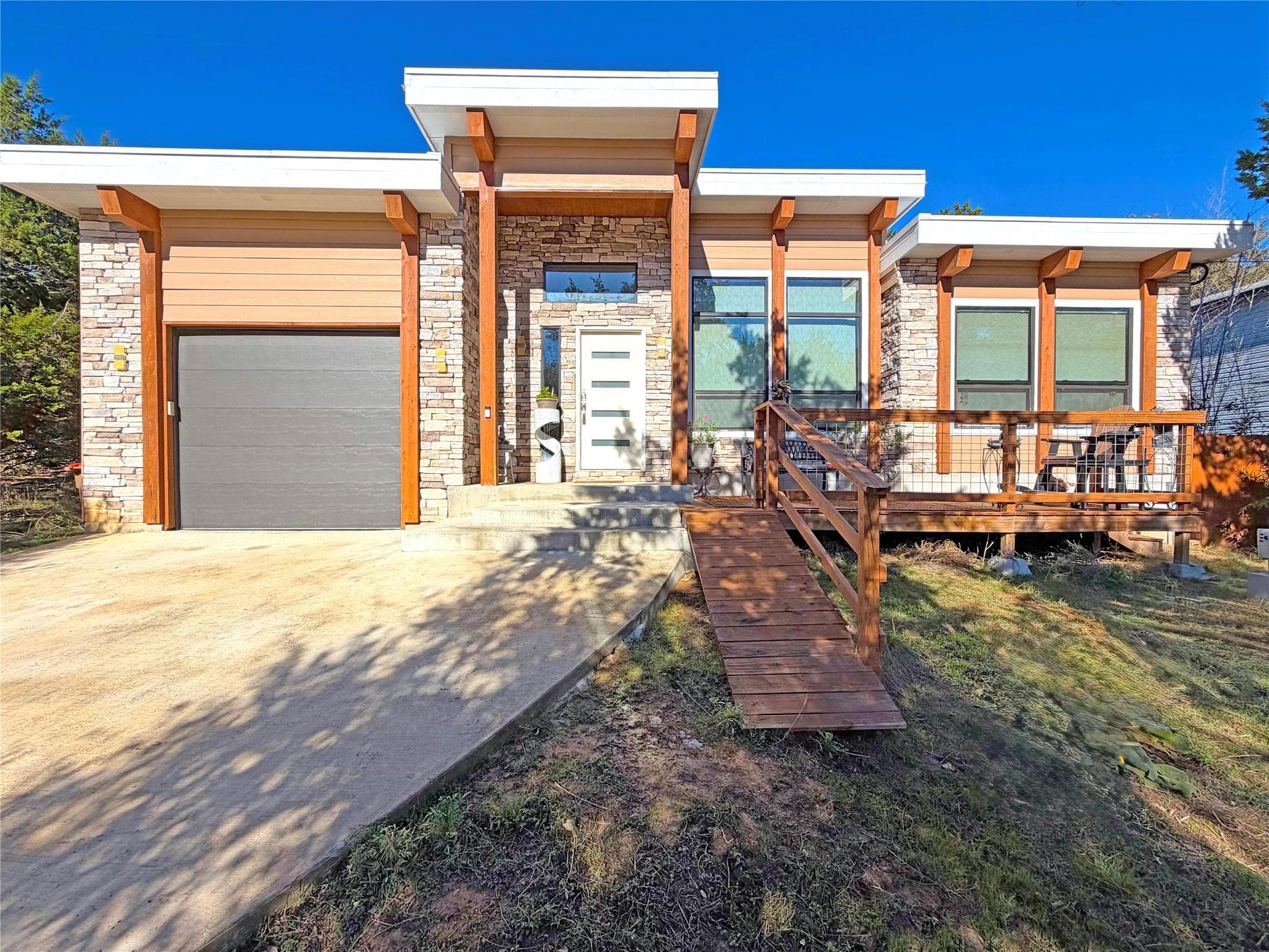 1151 Eastview Dr