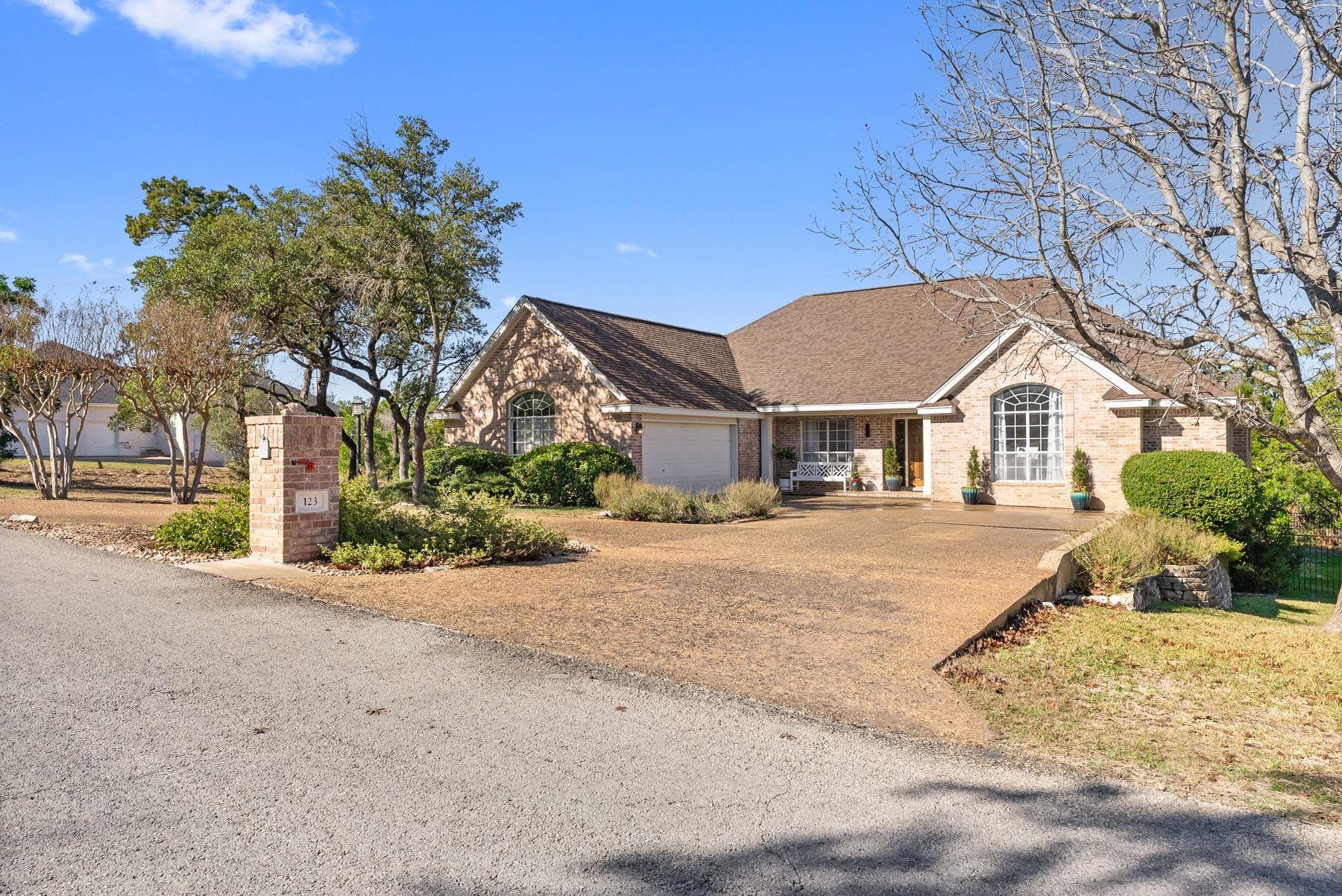 123 Clubhouse Dr