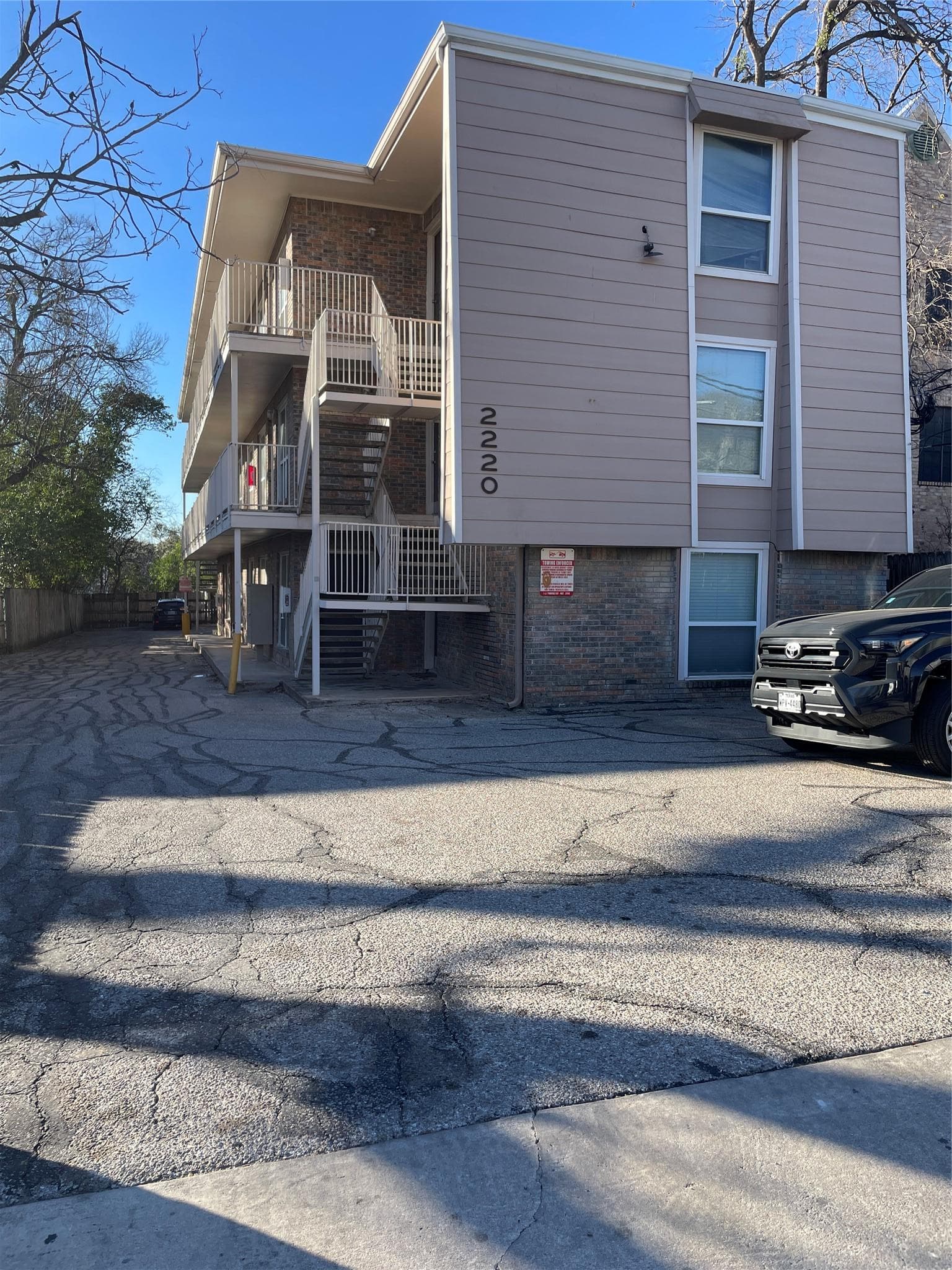 2220 Leon St #103