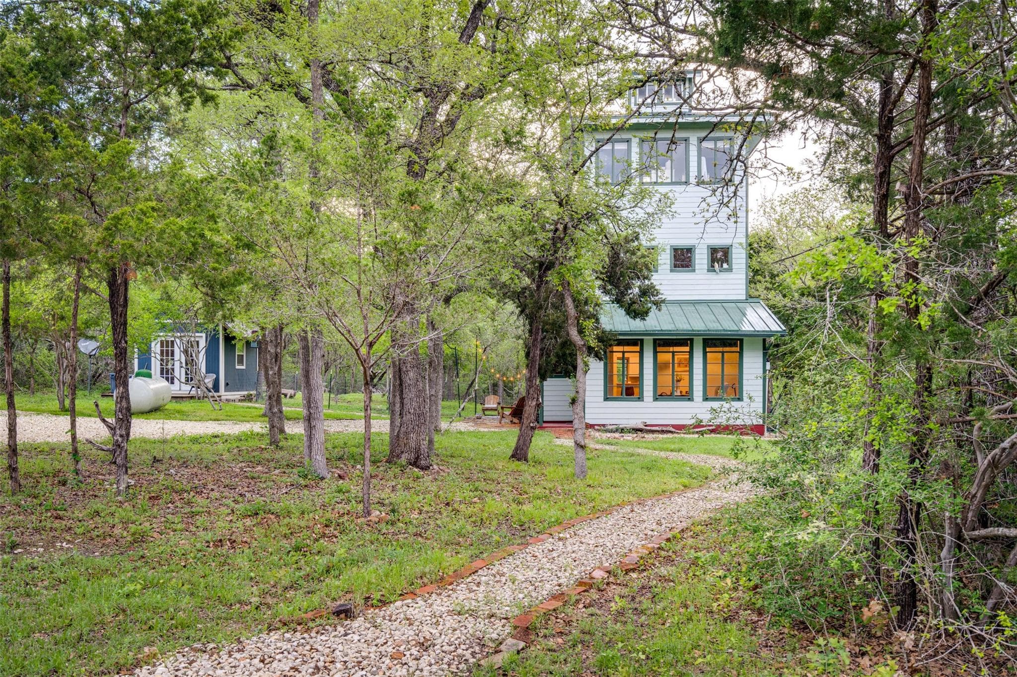 112 Boulder Ln
