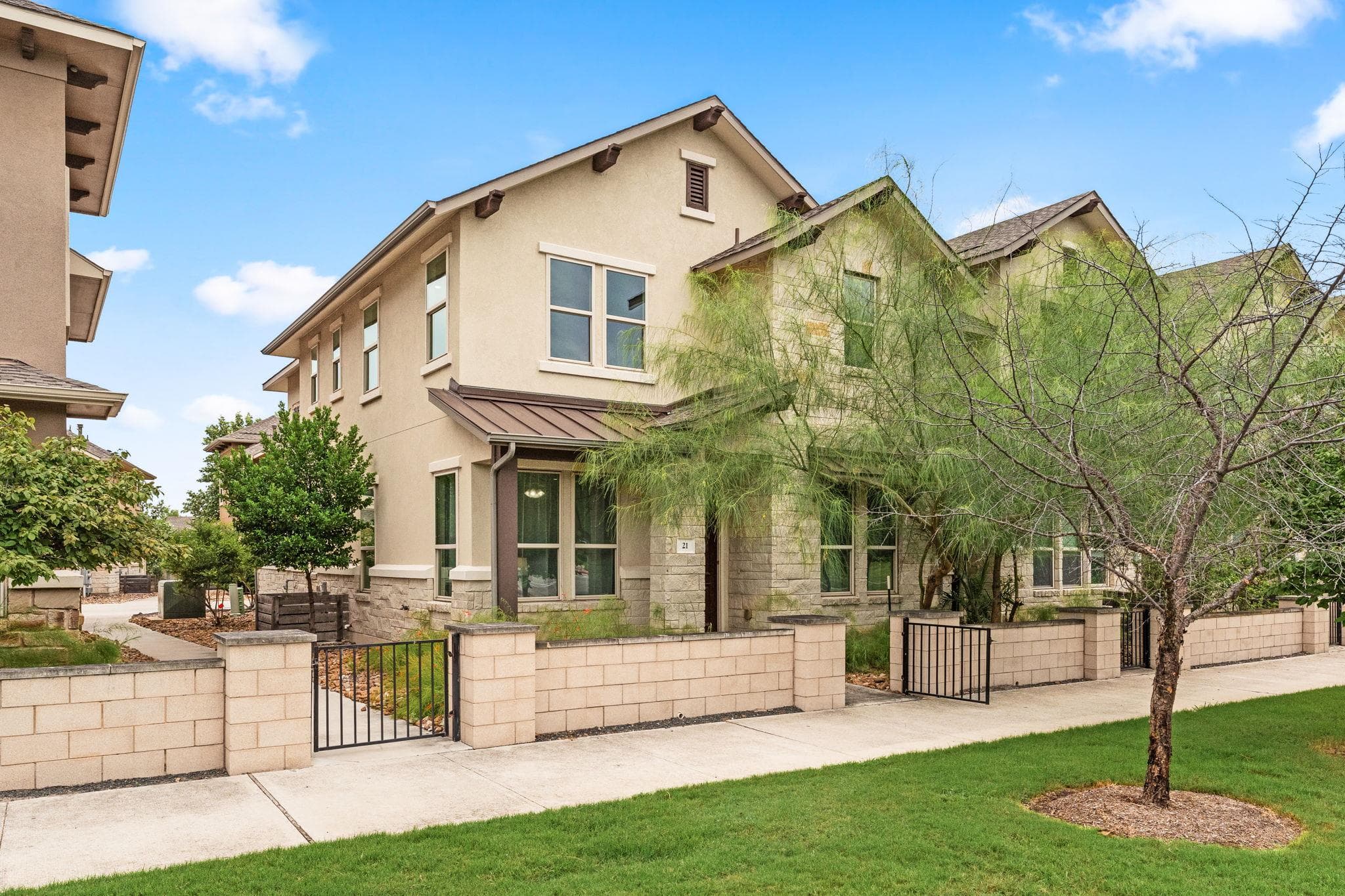 6814 E Riverside Dr #21