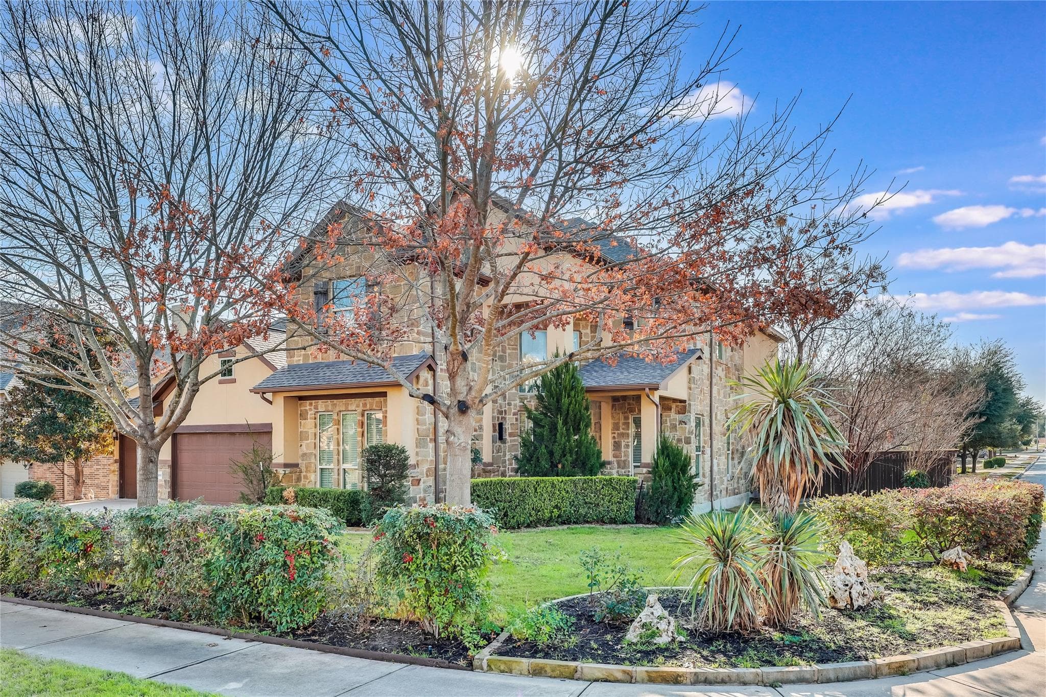 3900 Avery Woods Ln