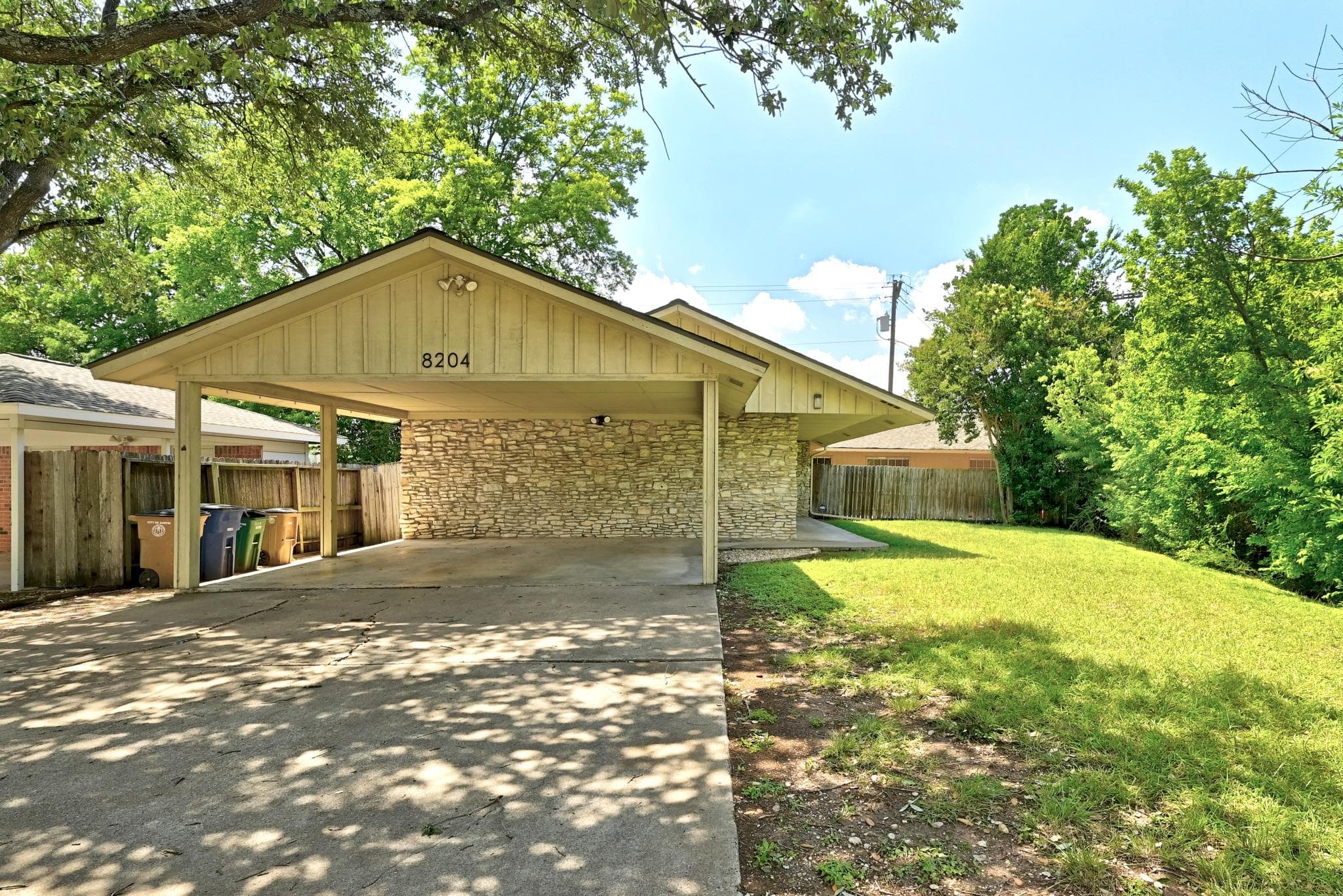 8204 EXMOOR Dr