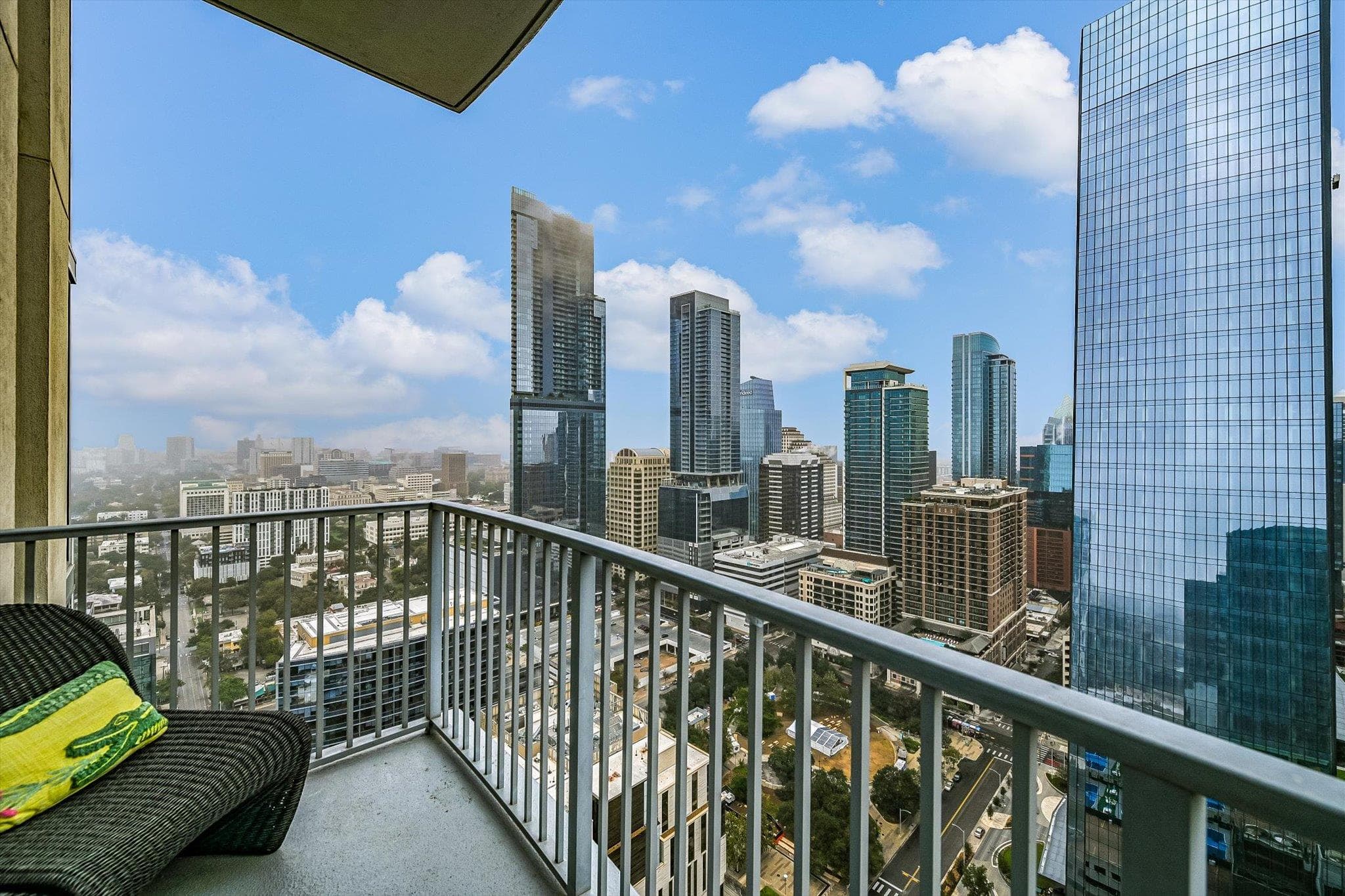 360 Nueces St #3609