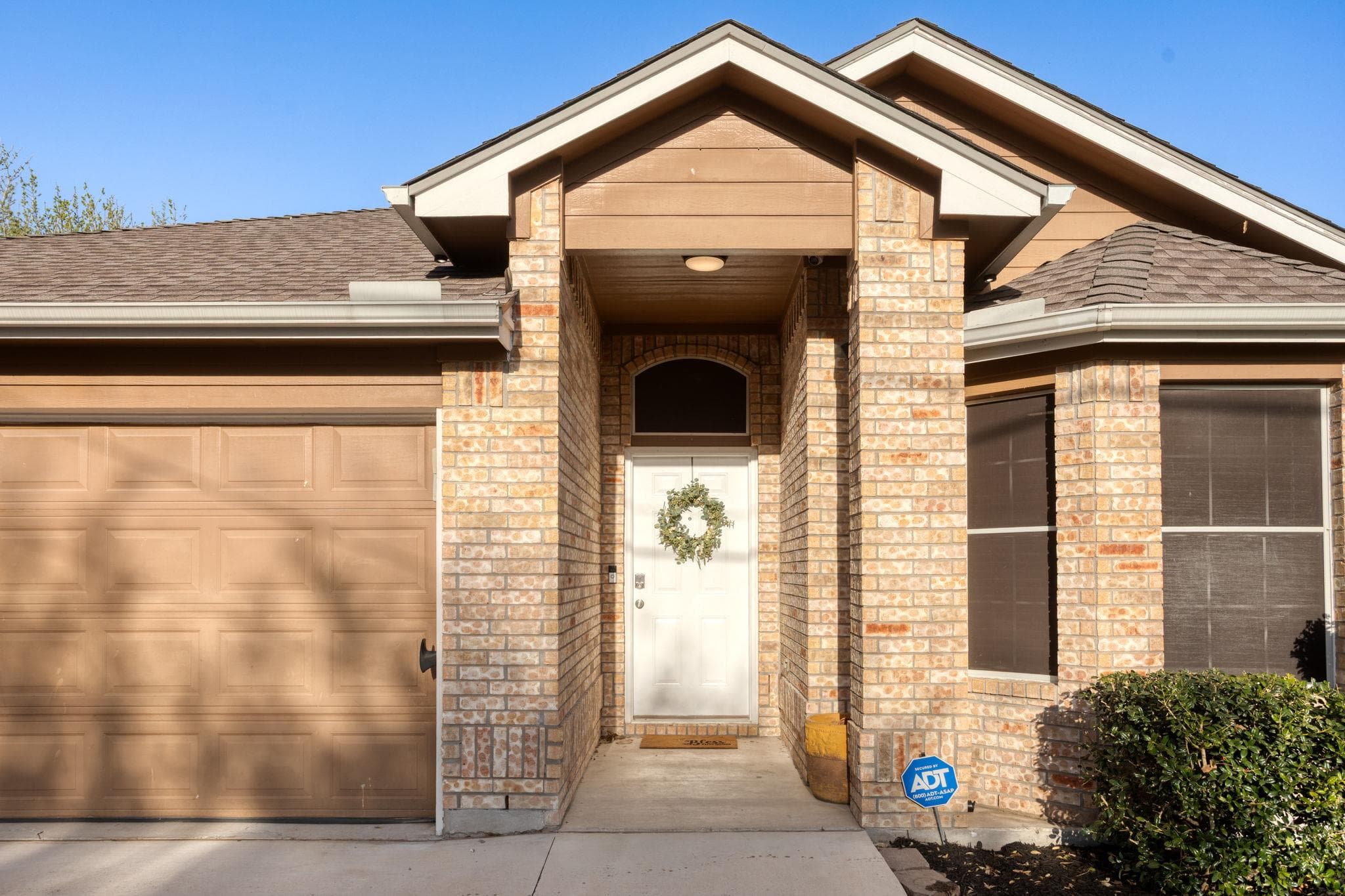 409 Lydia Ln