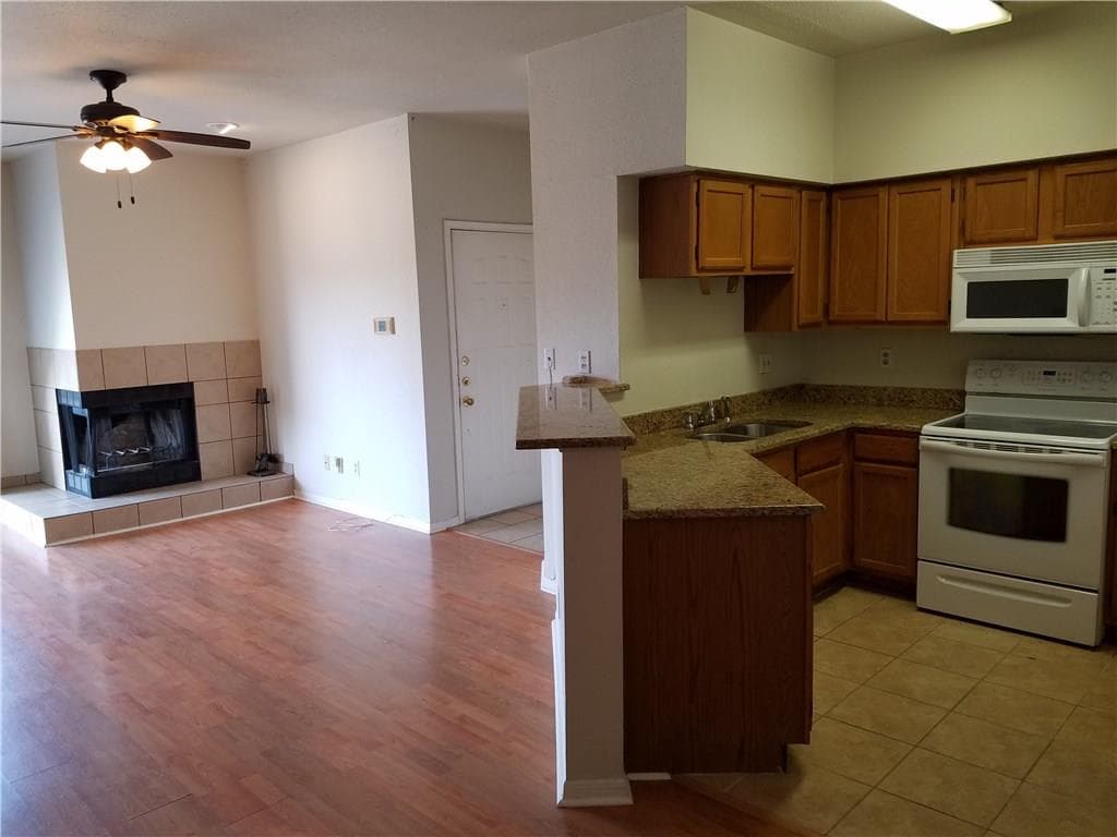 2450 WICKERSHAM Ln #1317
