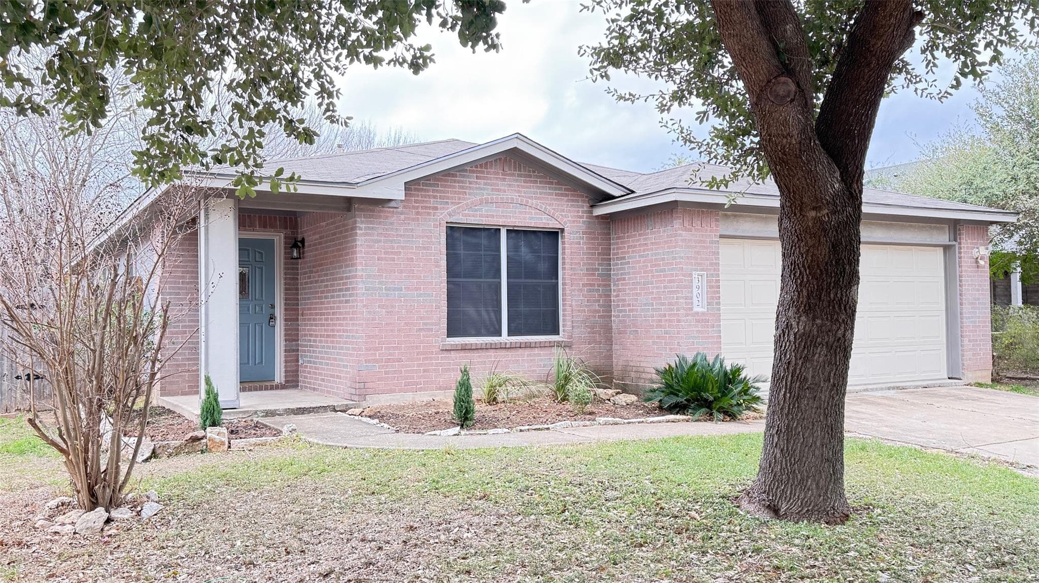 3902 Louise Lee Dr