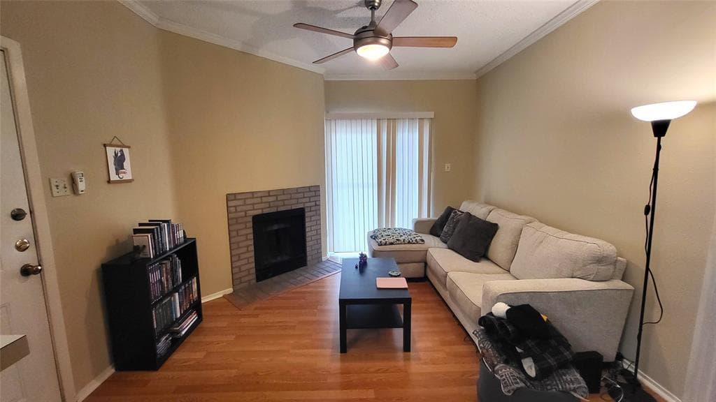 114 E 31st St #201