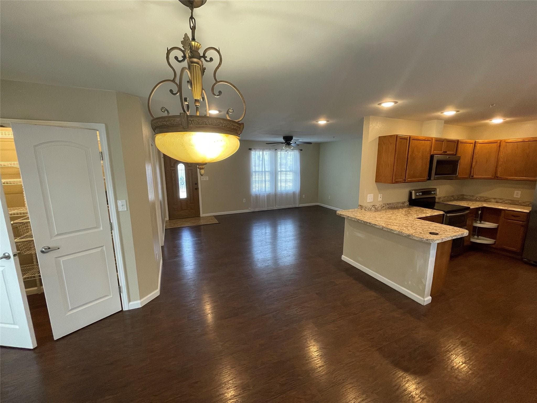 111 Hillview Ln