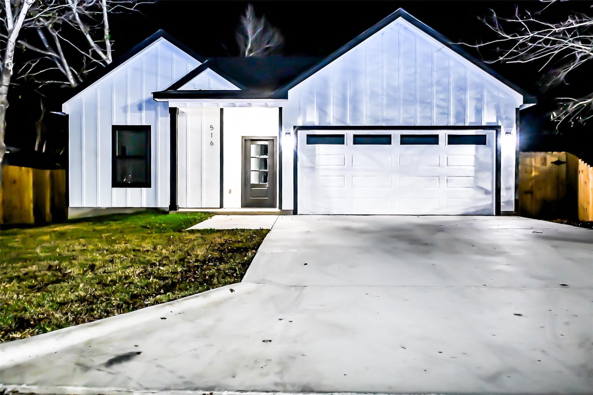 516 N Hackberry Ave