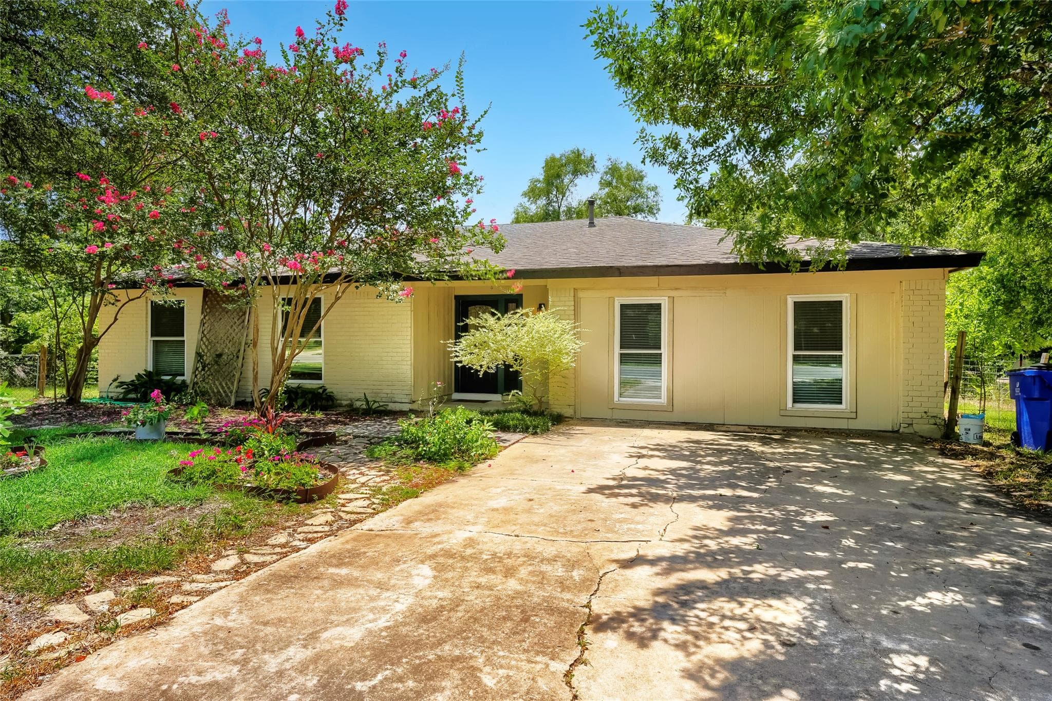 1302 Cedar Park Dr