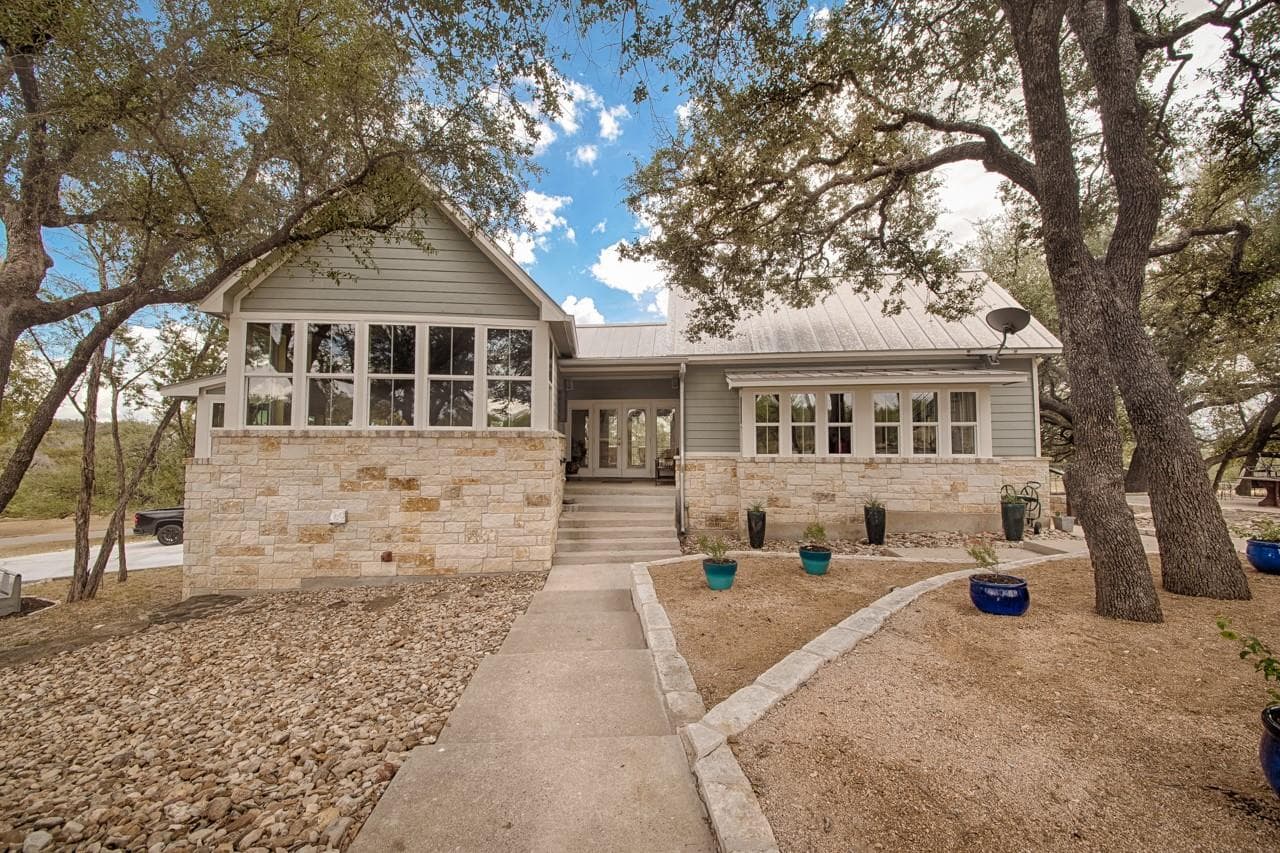 348 Chimney Cove Dr