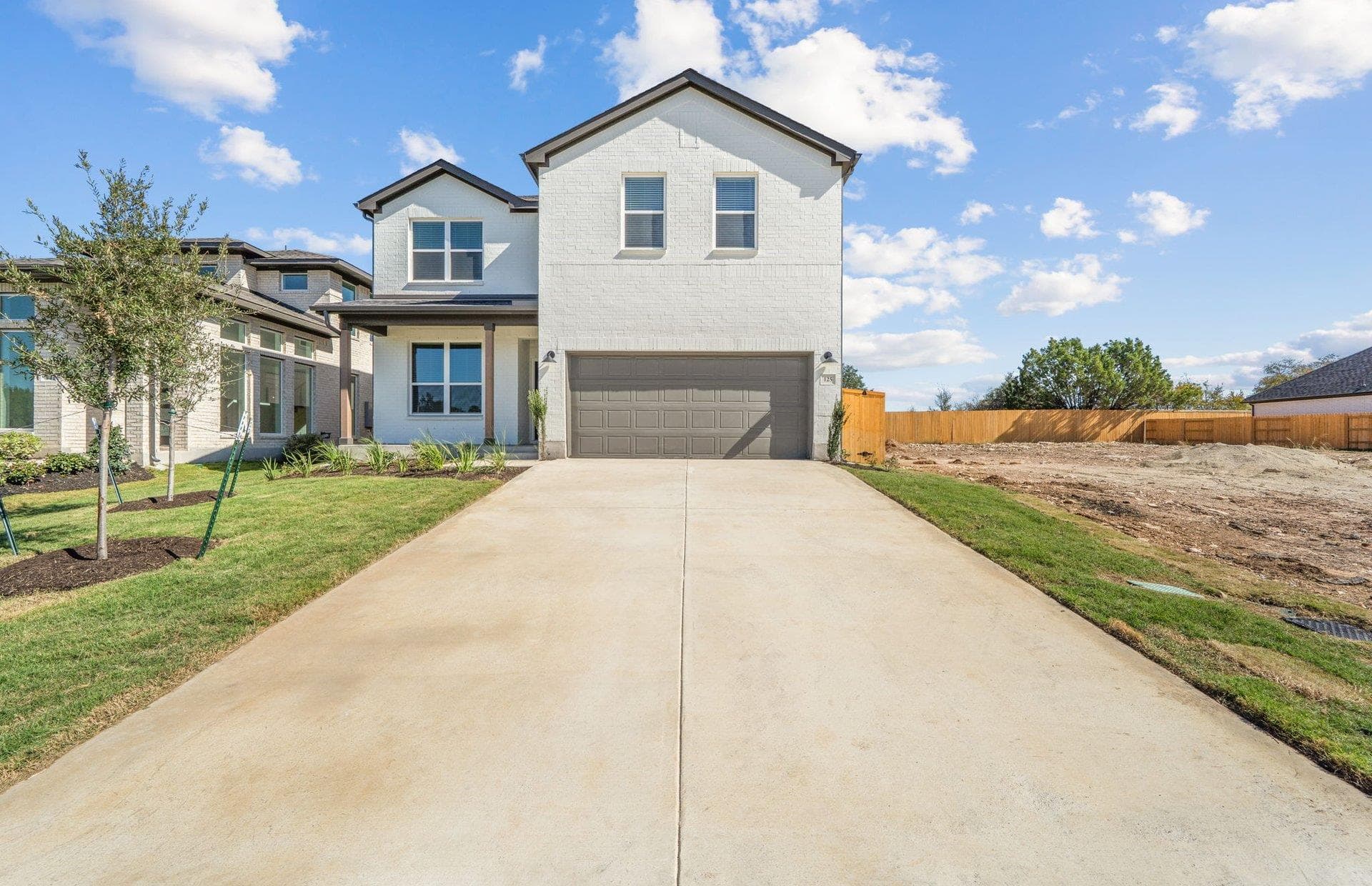 125 Adlai Ave