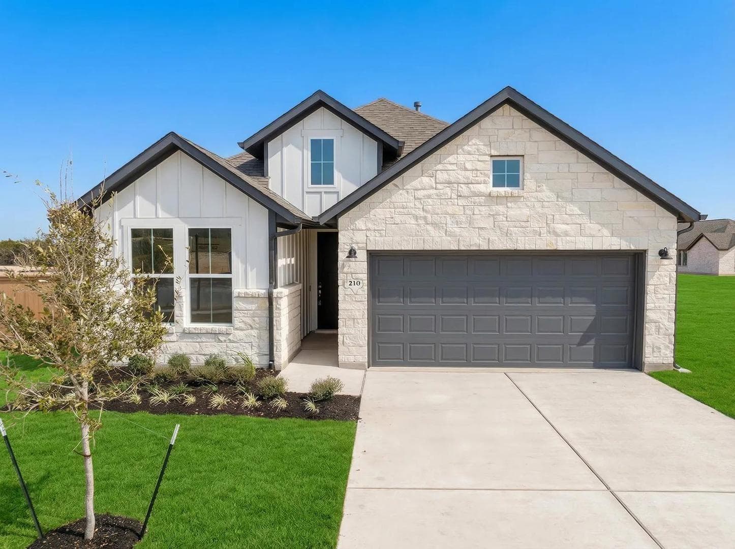 210 Silverbell Ln
