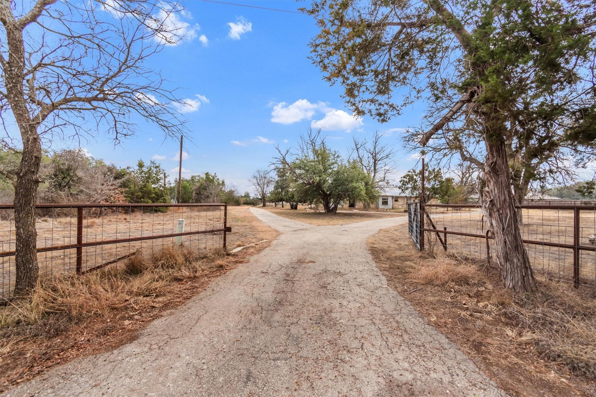501 County Road 176 Rd