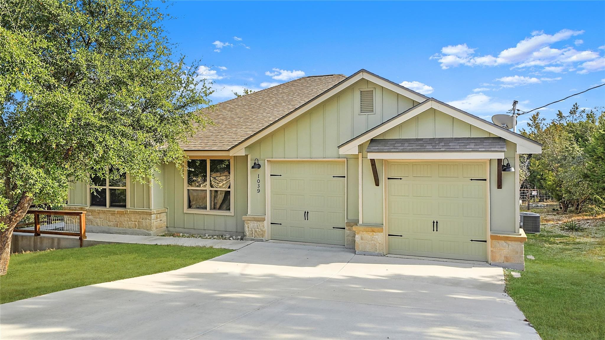 1039 Primrose Path None