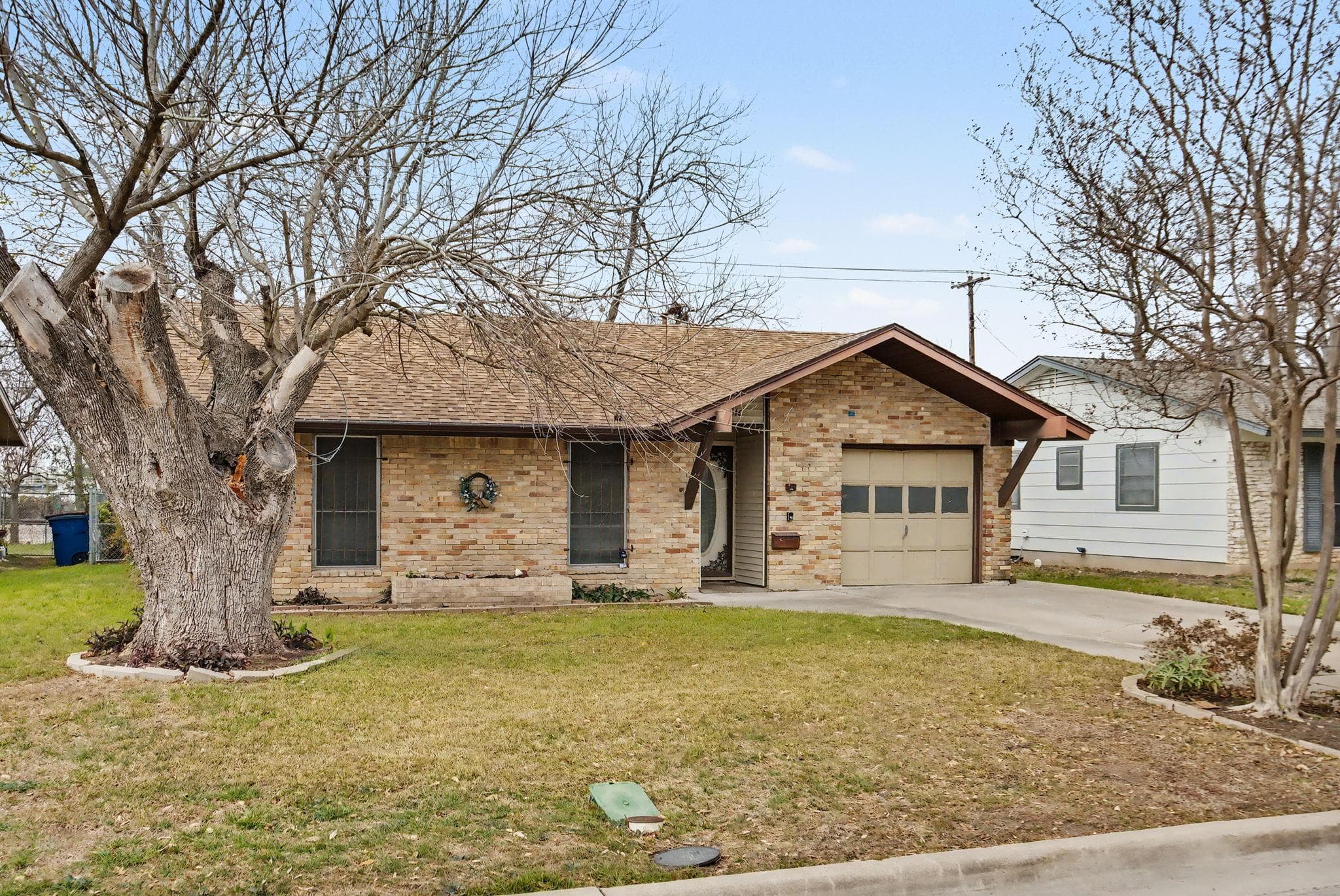 8516 Woodstone Dr