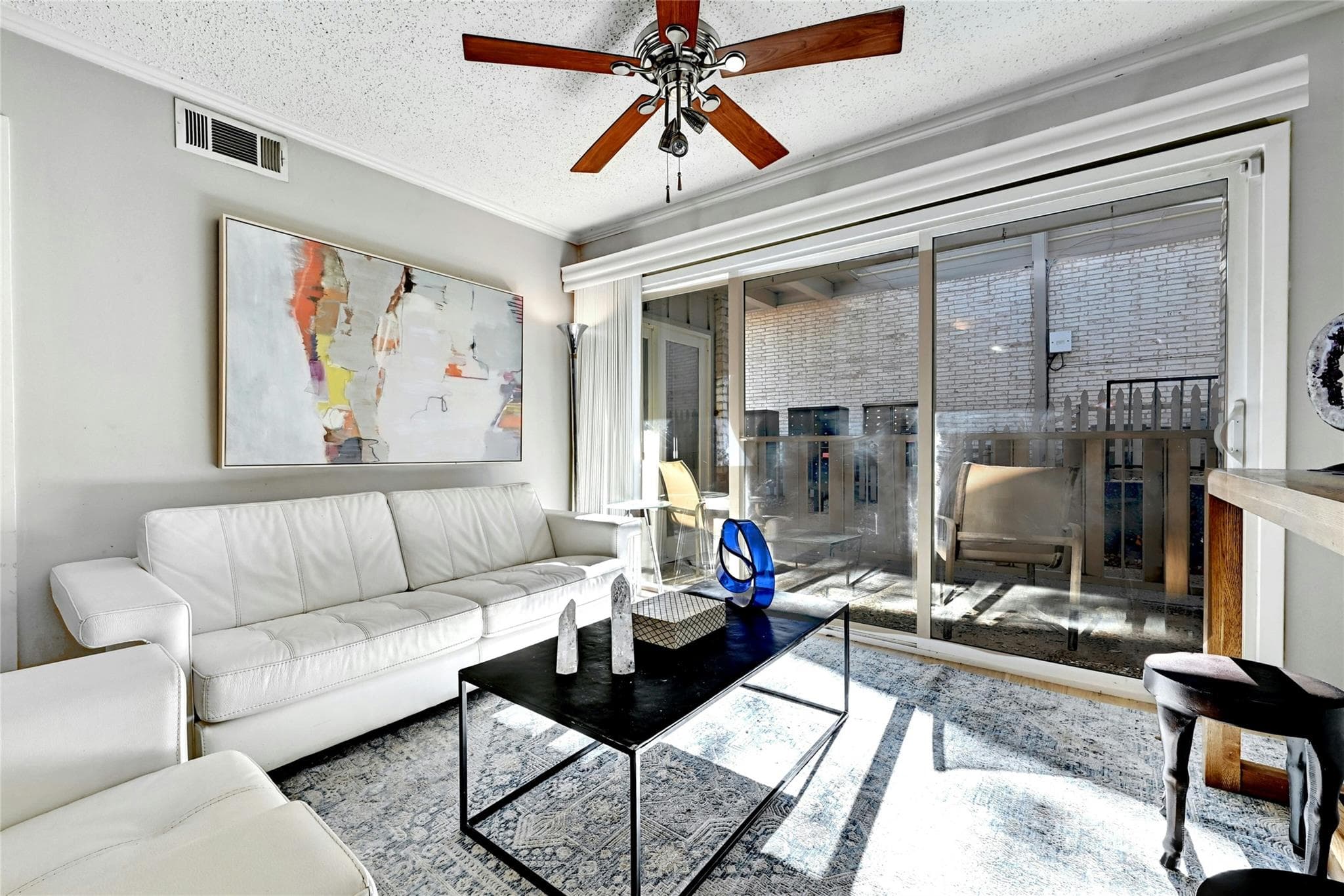 1304 Summit St #101