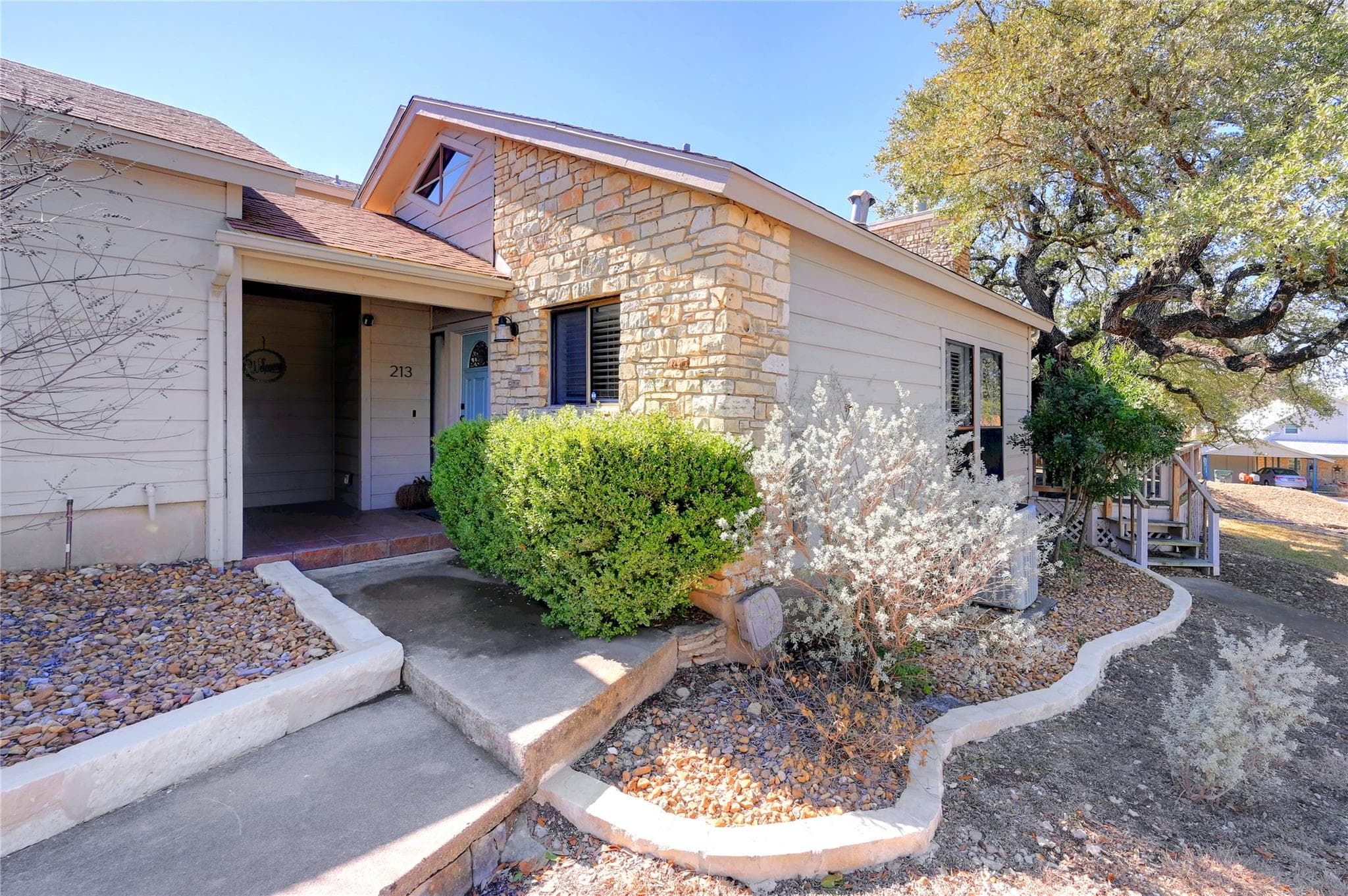 213 Overlook Ct