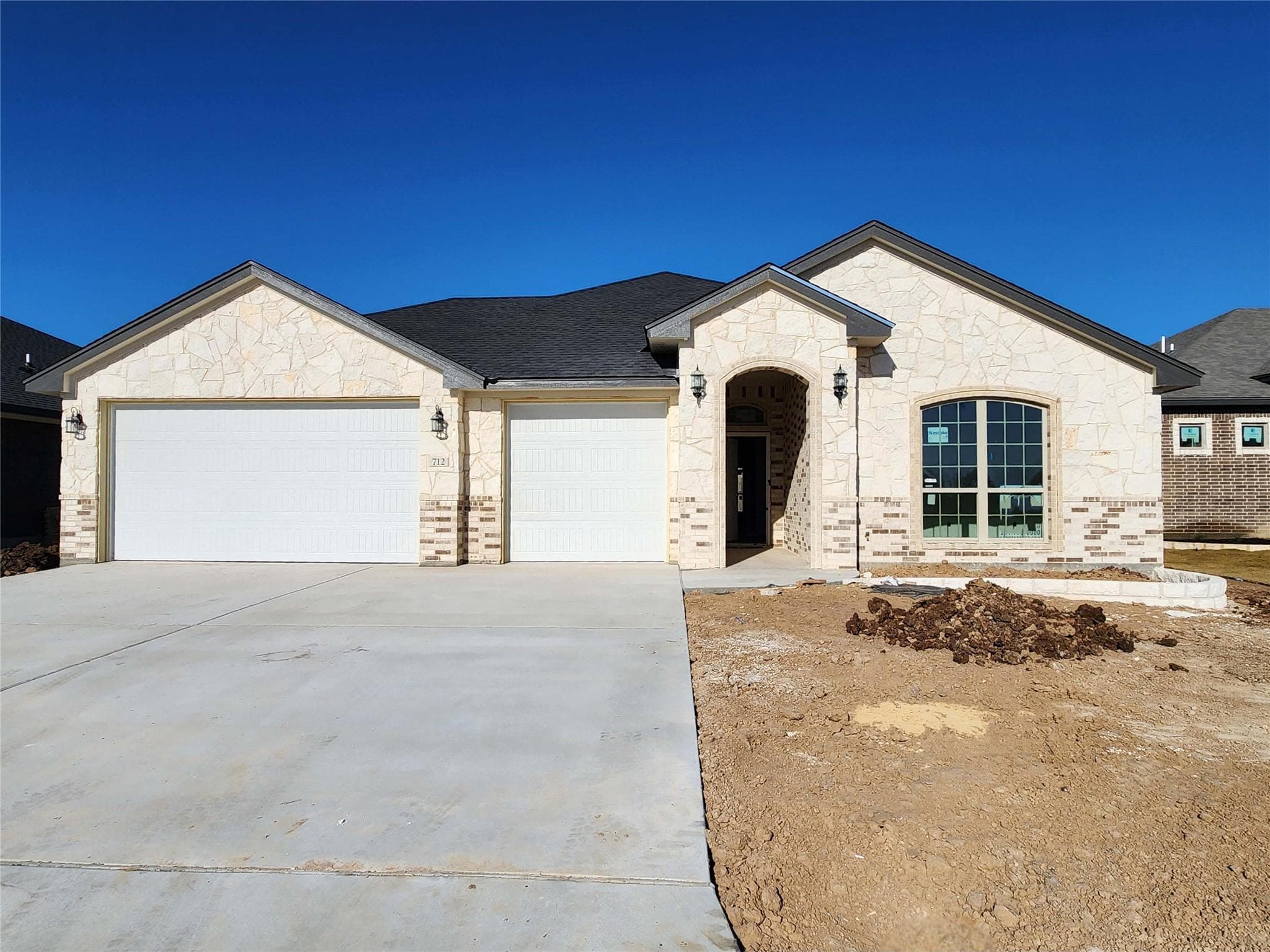 712 Golden Eagle Dr