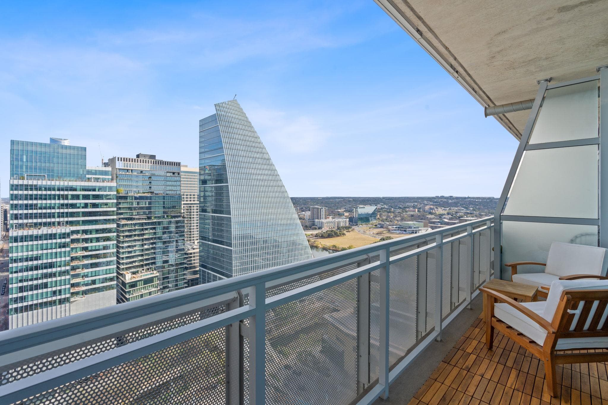 222 West Ave #2911
