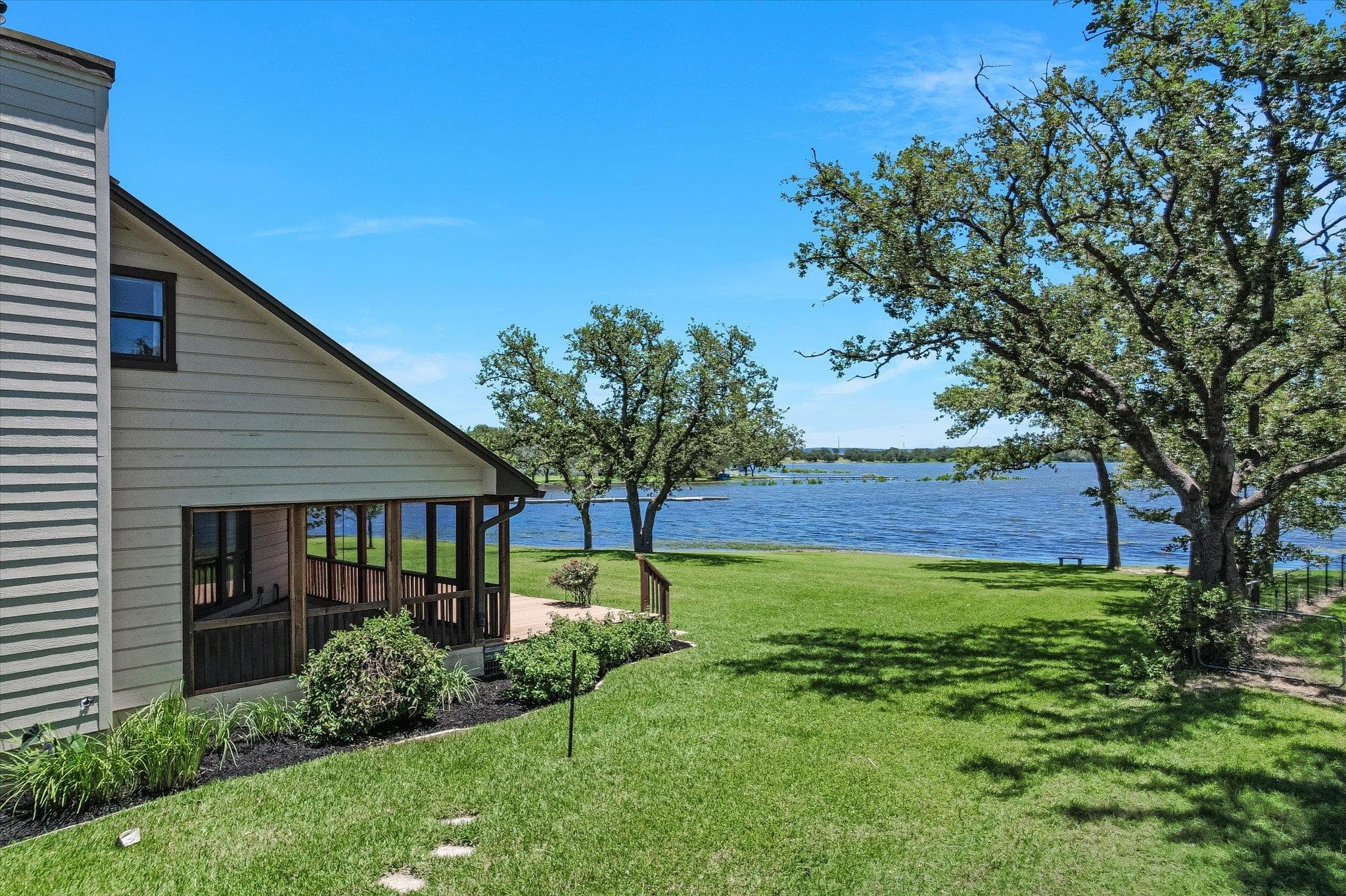106 Agarita Dr