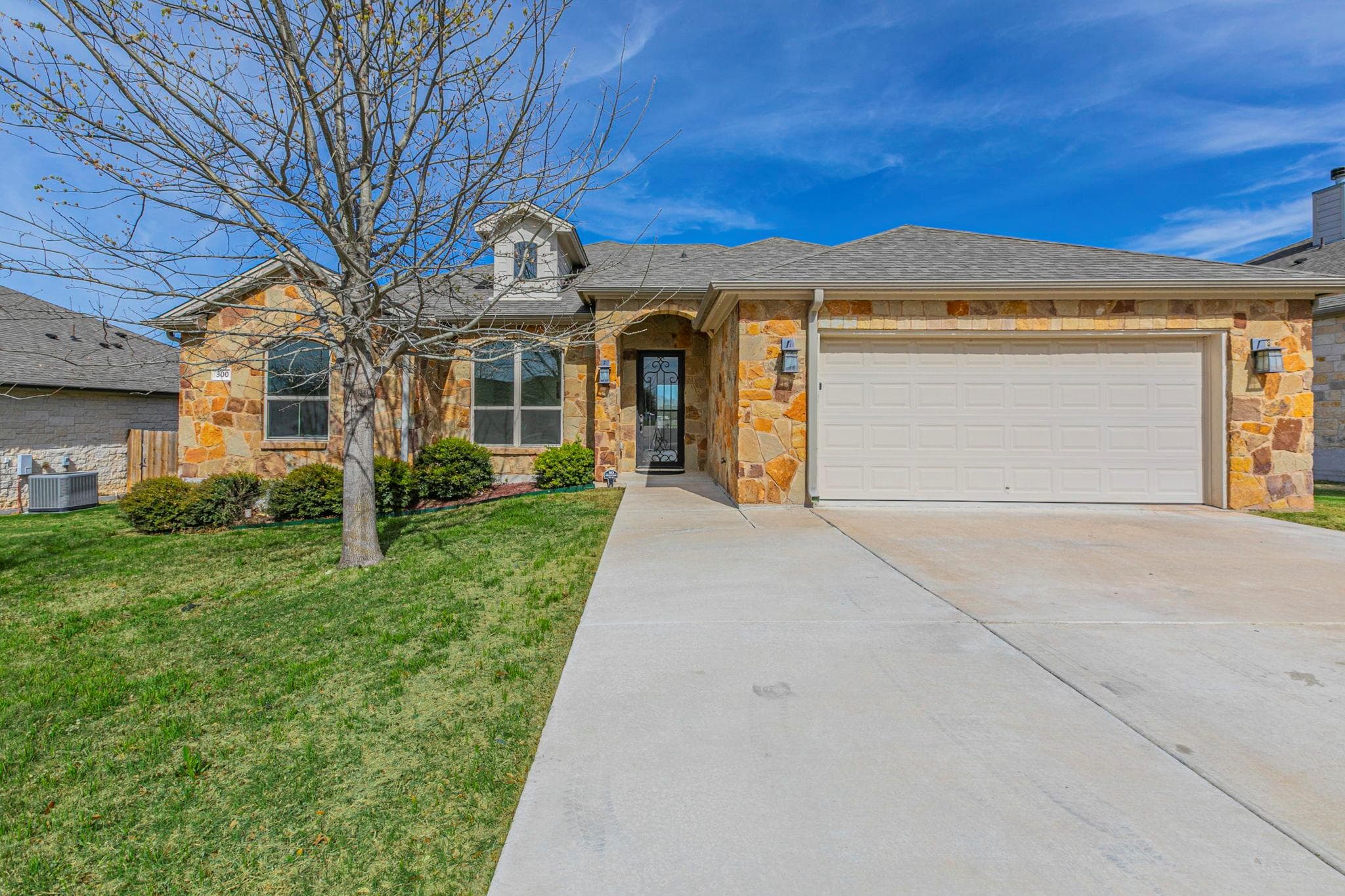 300 Magan Ln
