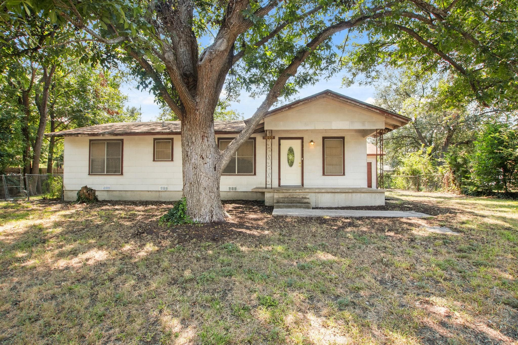 1007 Kimbro St