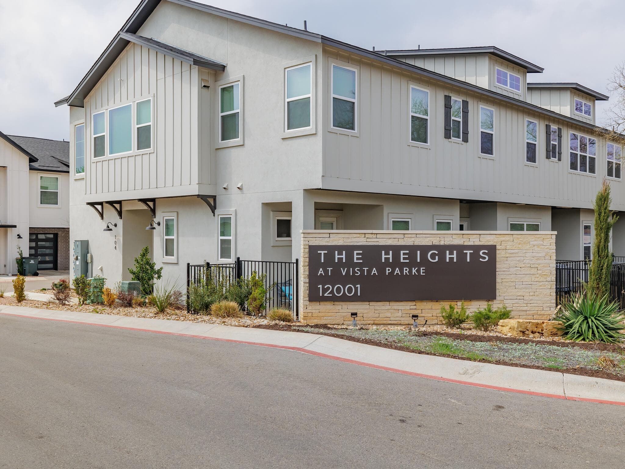 12001 Vista Parke Dr #1204