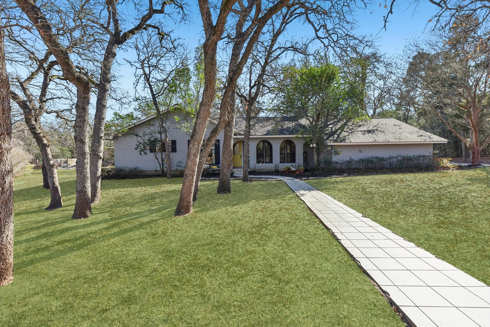 111 Post Oak Dr