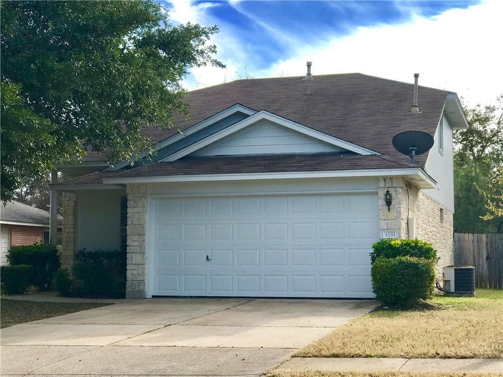 1251 Pine Portage Loop