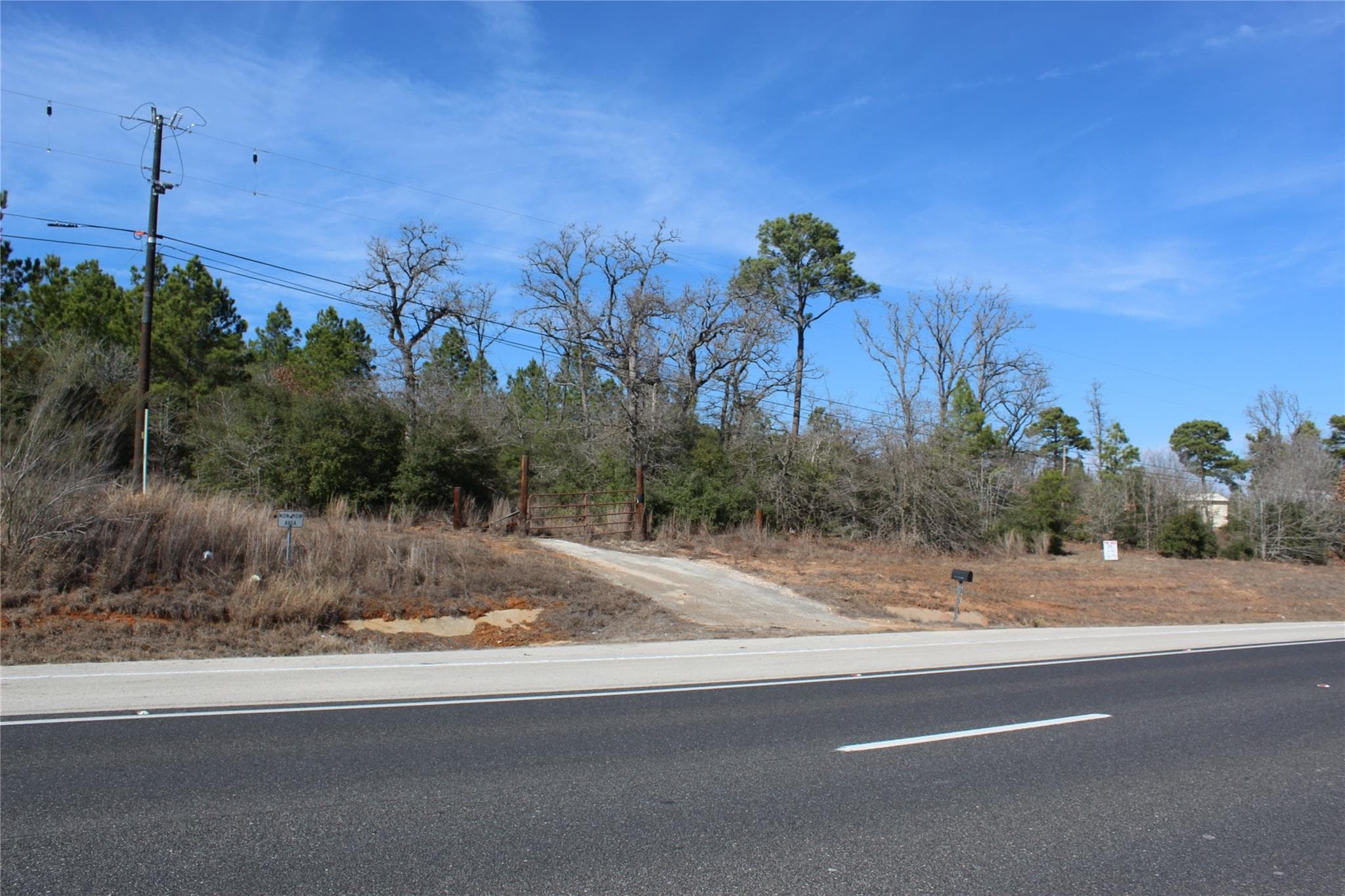 736 Highway 21 Hwy E