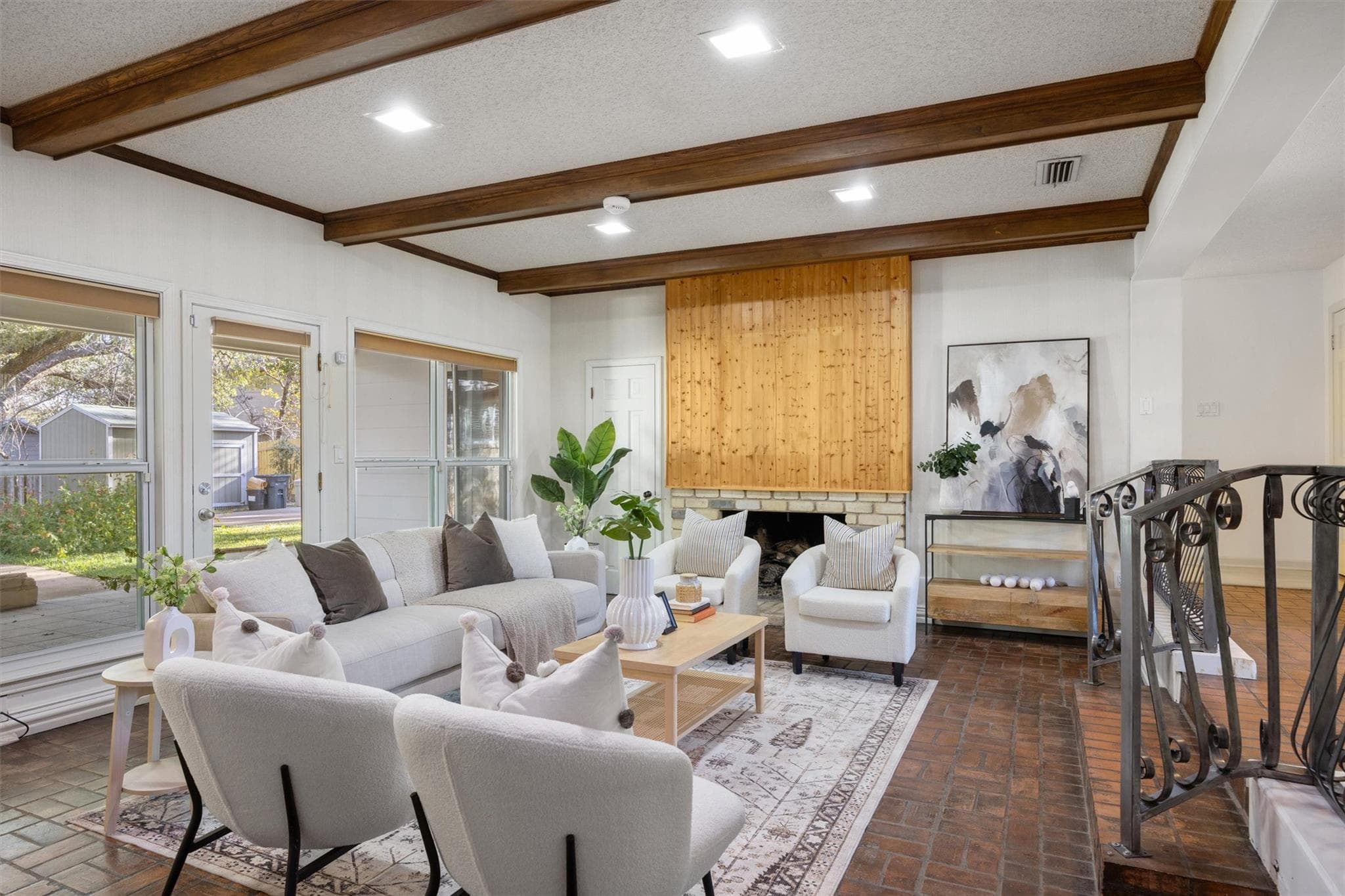 7207 Mesa Dr