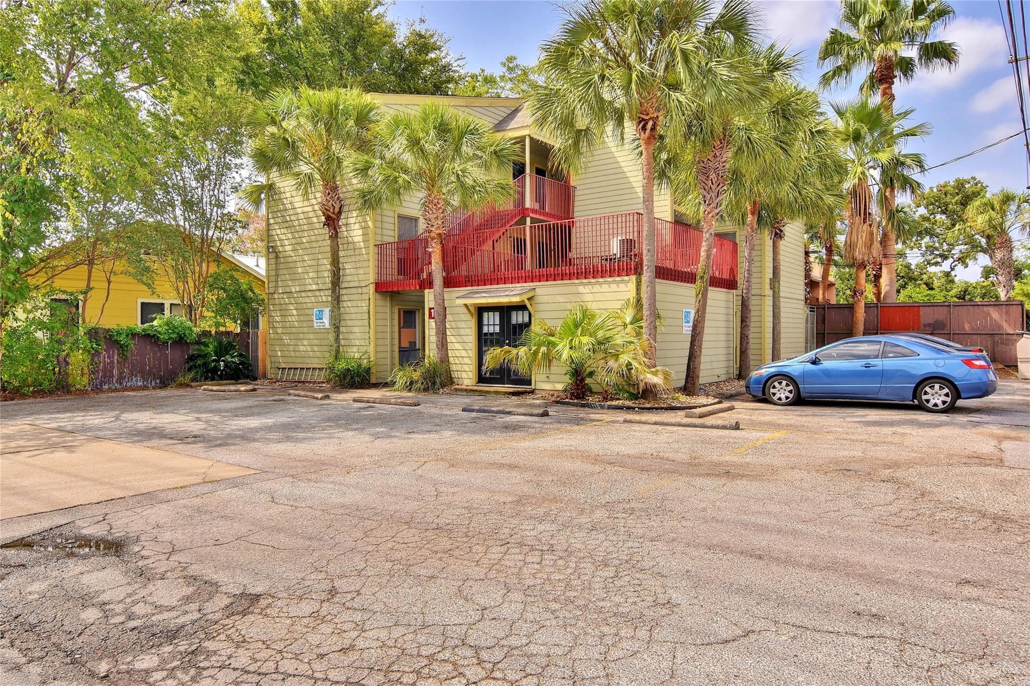 105 E 38th St #101