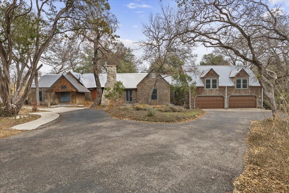 1607 Sharon Ln