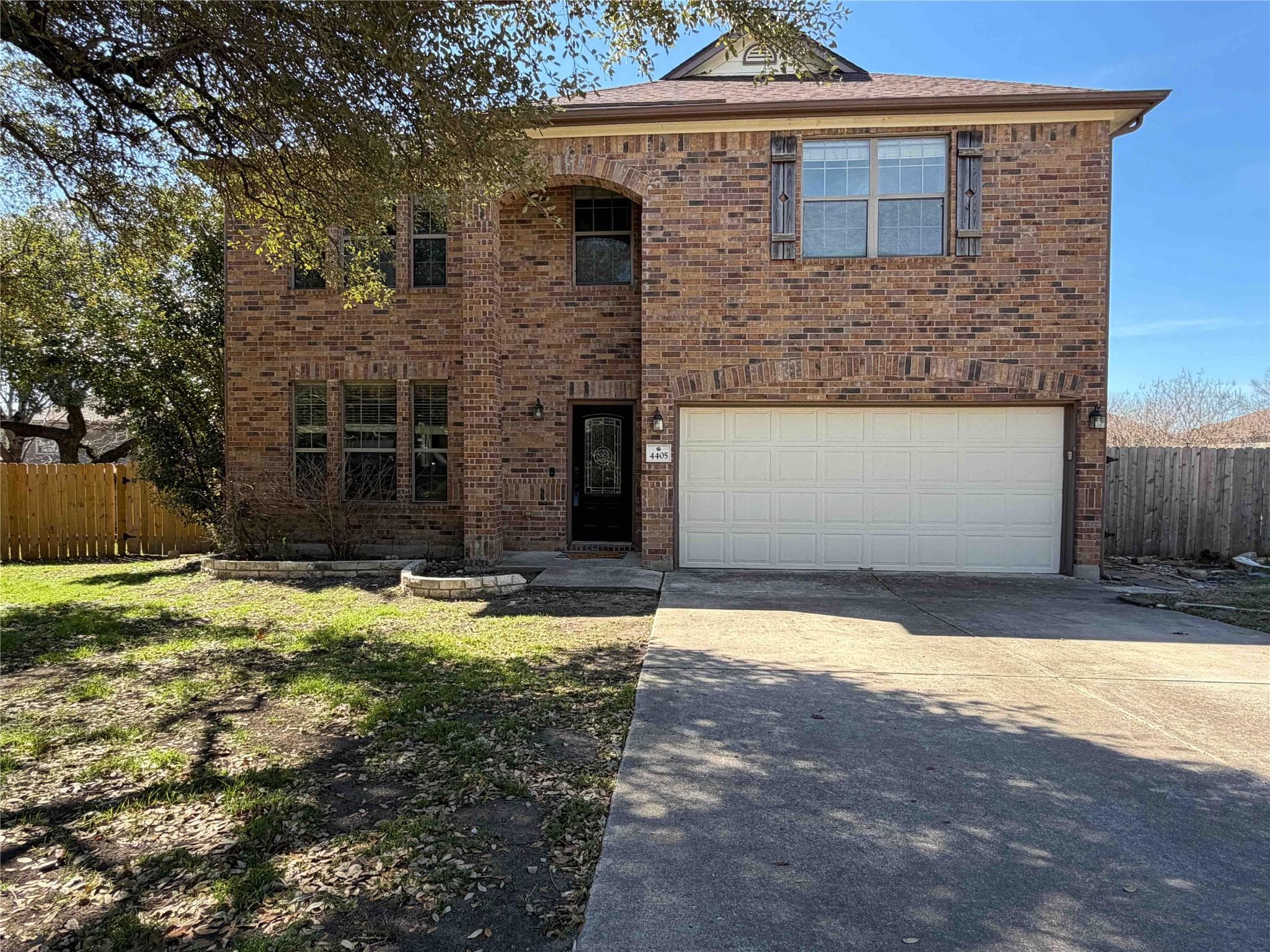 4405 Woodstock Dr