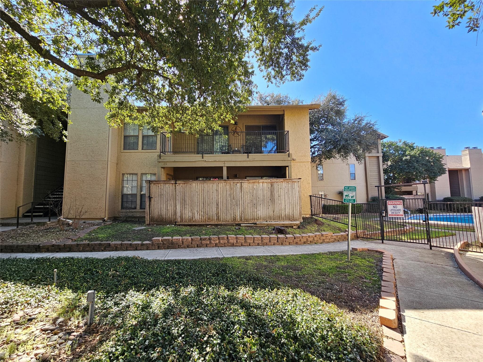 1202 Thorpe Ln #604