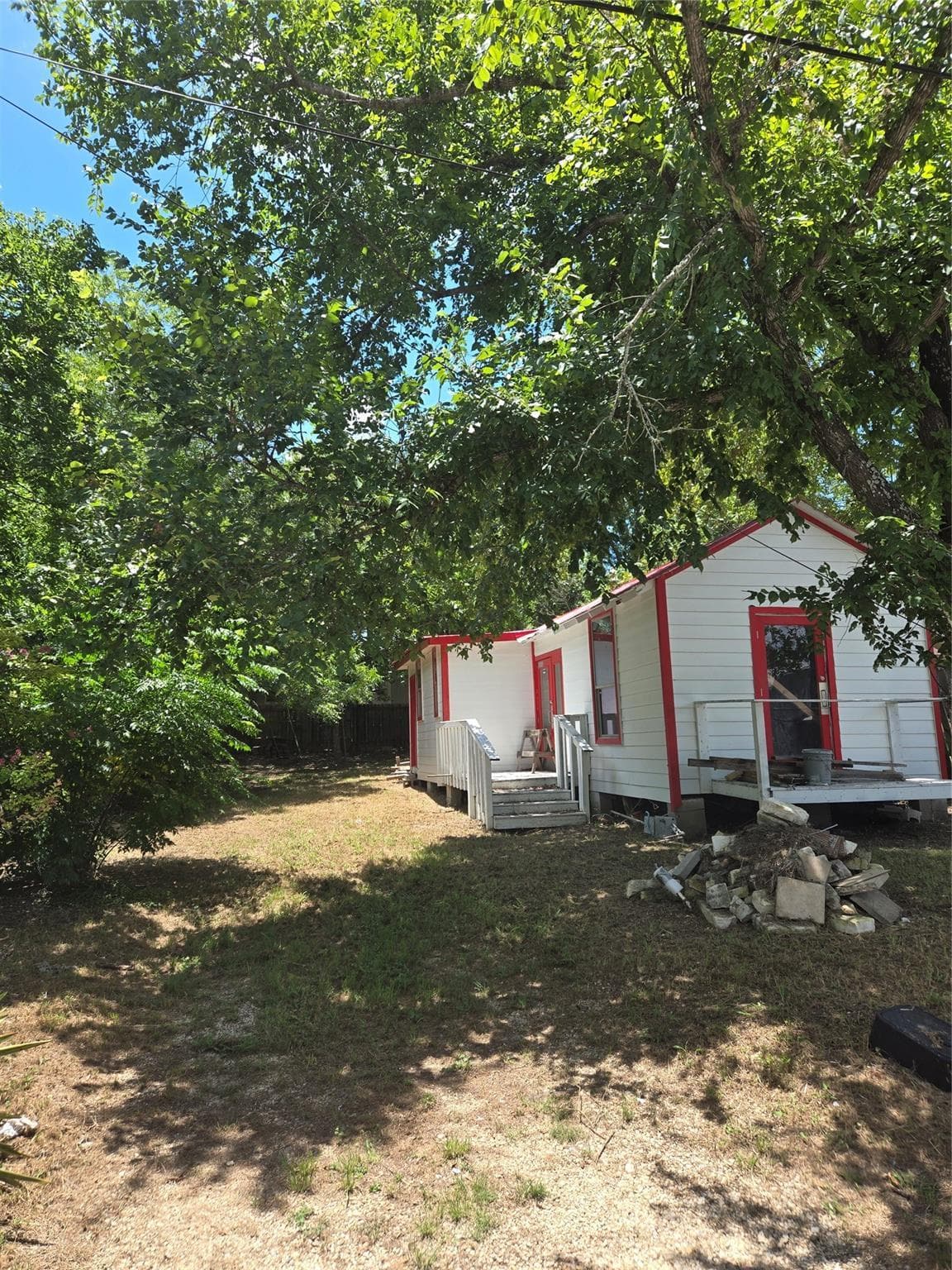 729 Chihuahua St