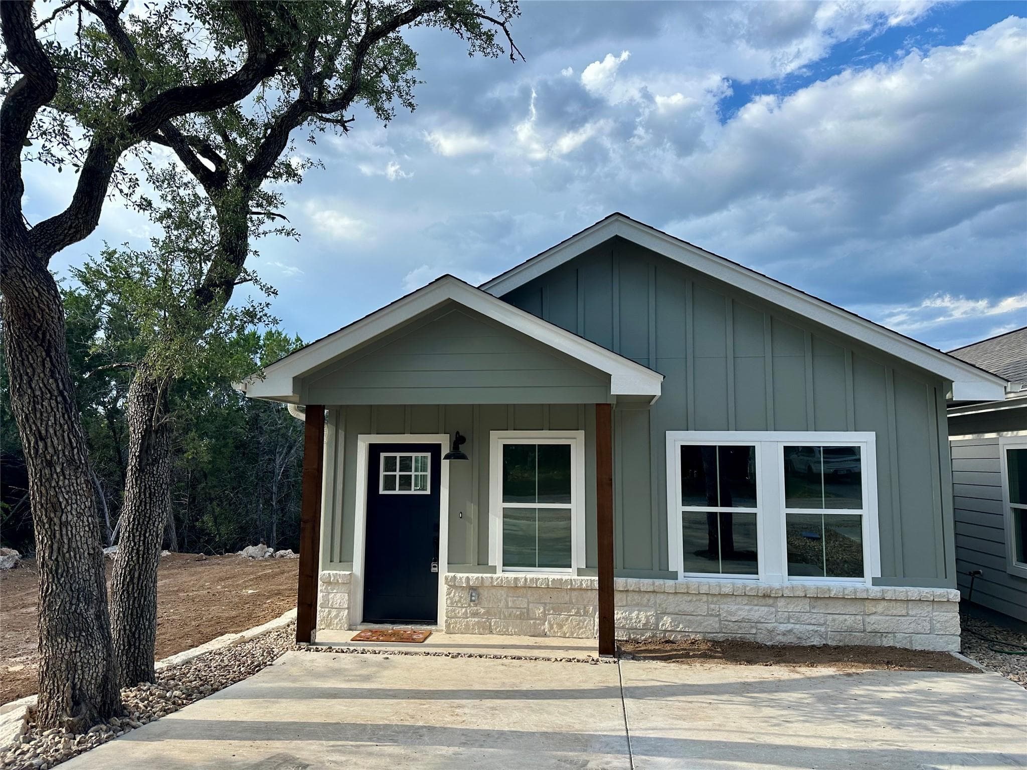 330 Shady Bluff Dr