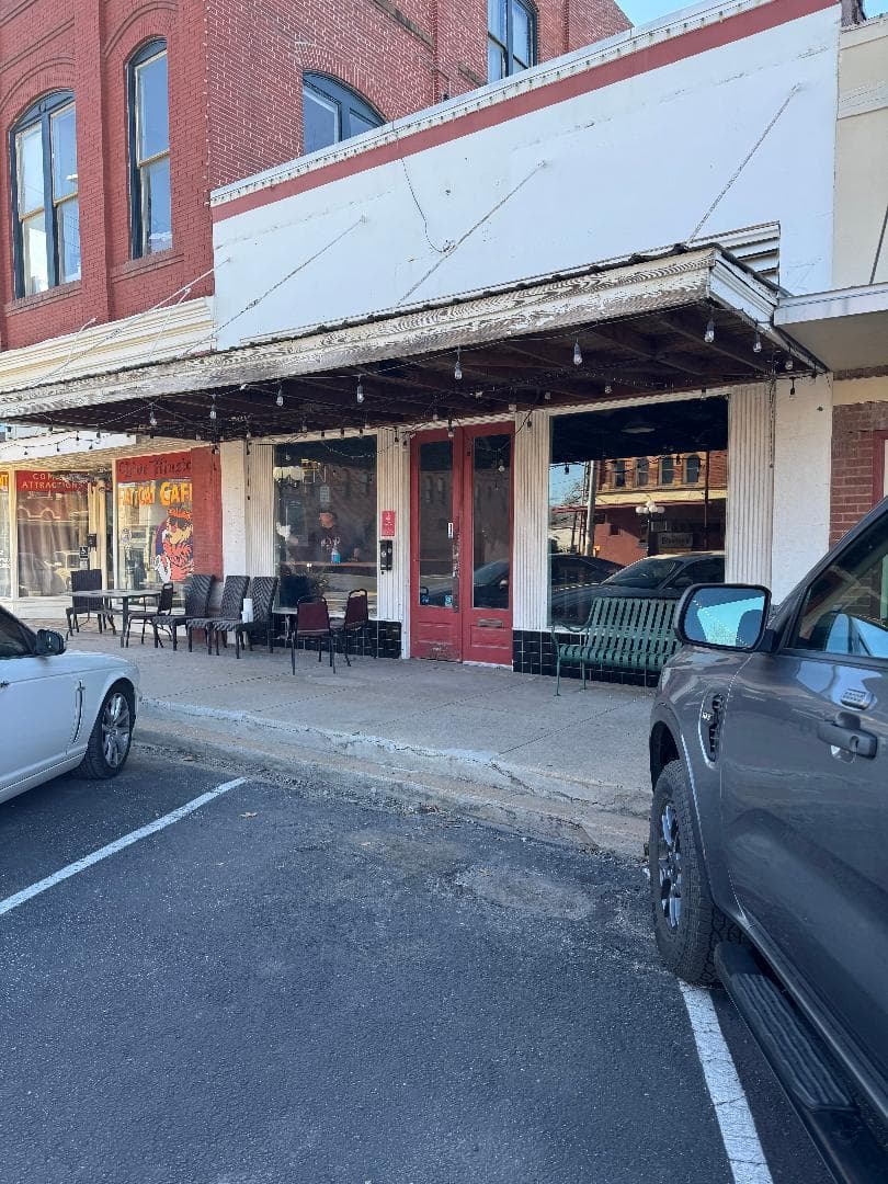 303 Main St