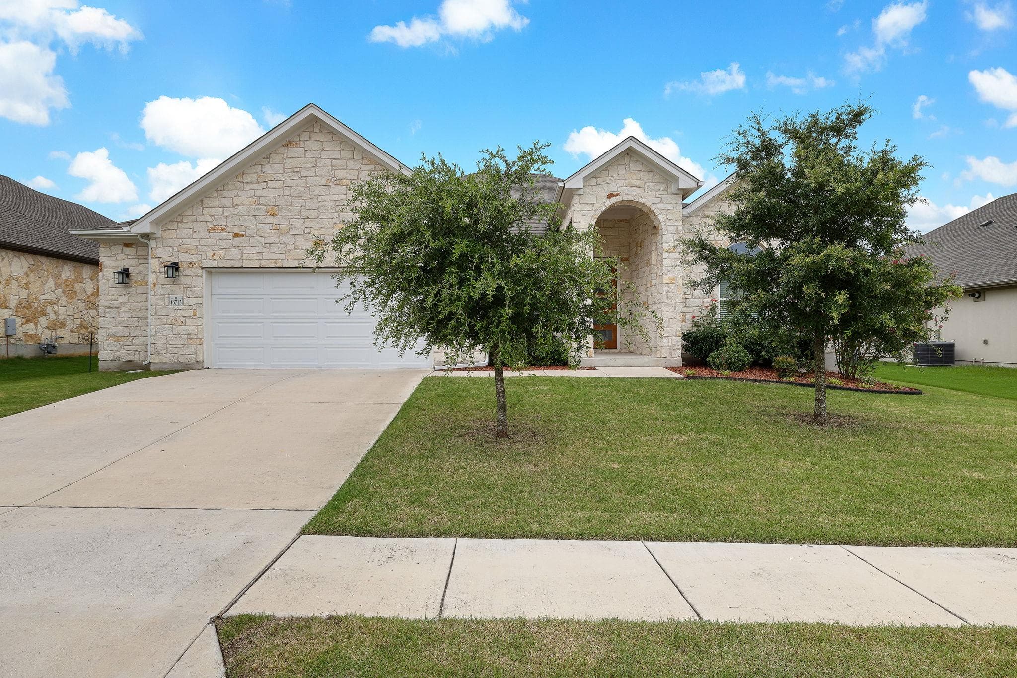 16713 Elsinore Ln