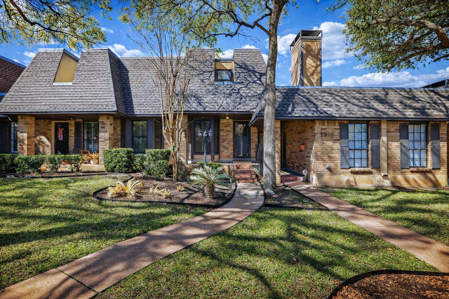 7216 Chimney Cors