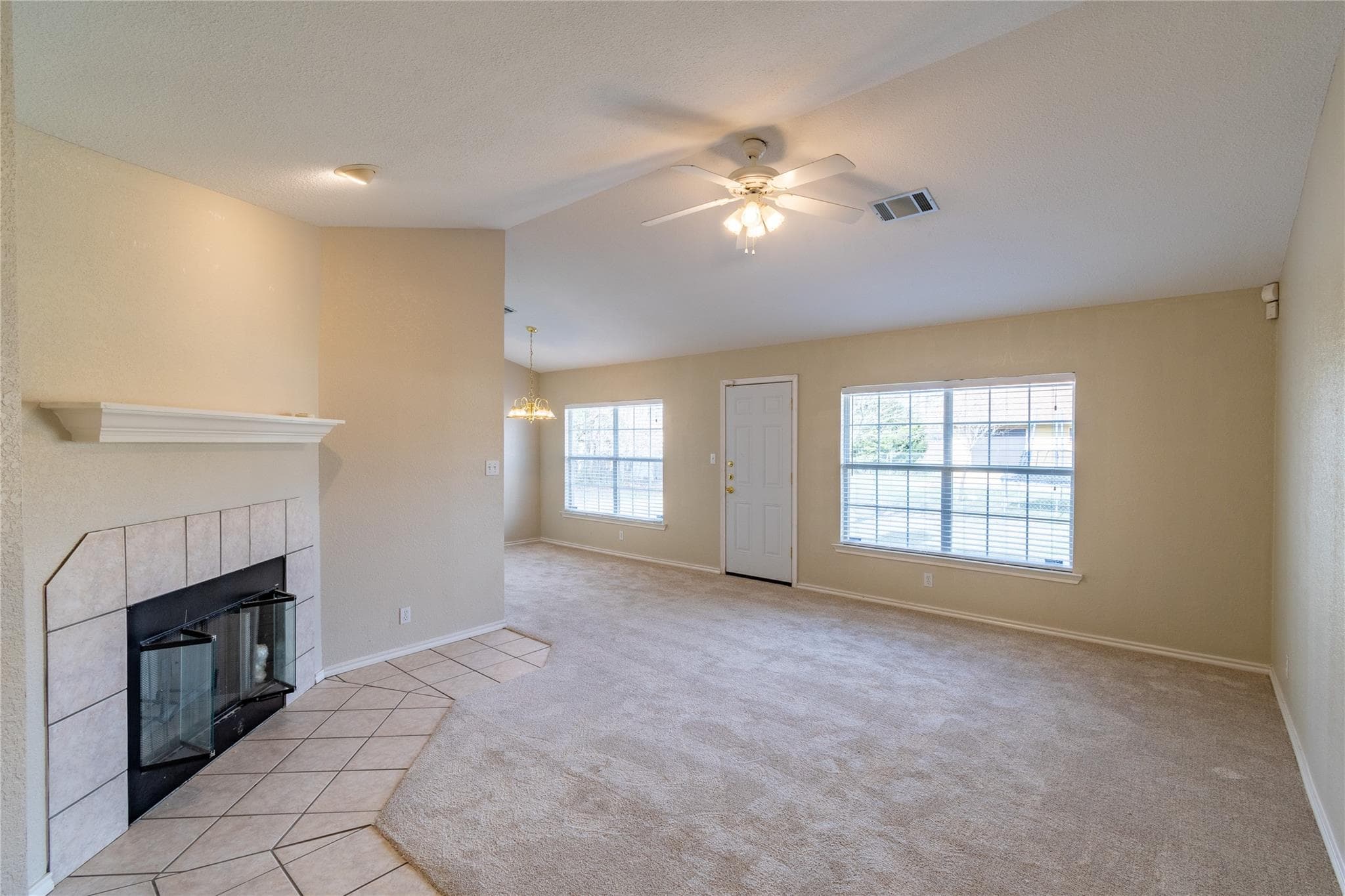 2604 Peach Tree Ln