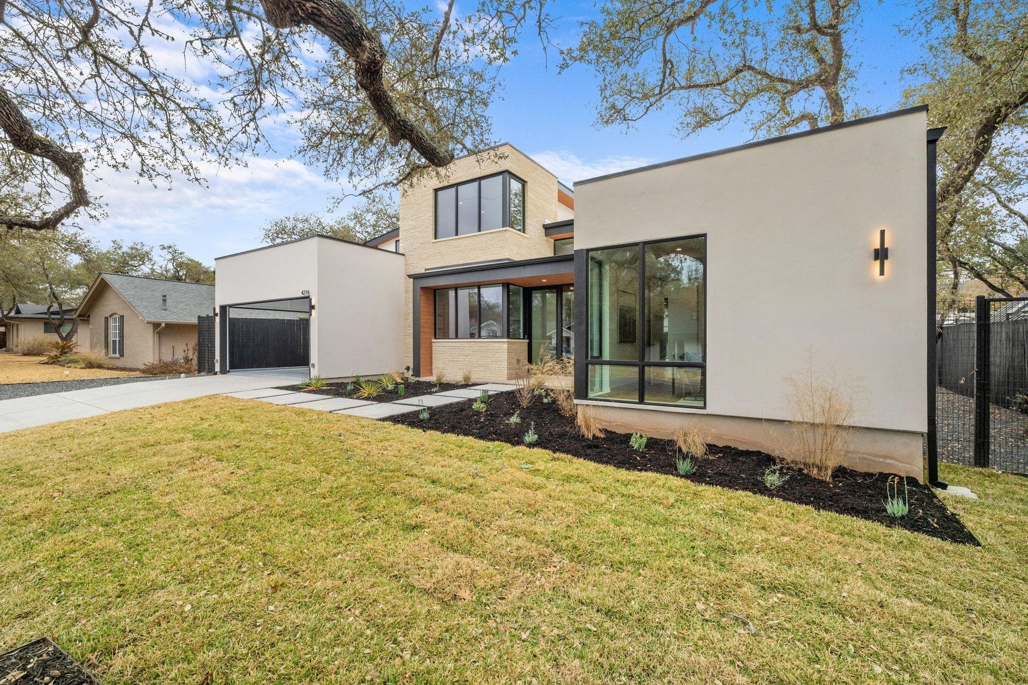 4216 Deepwoods Dr