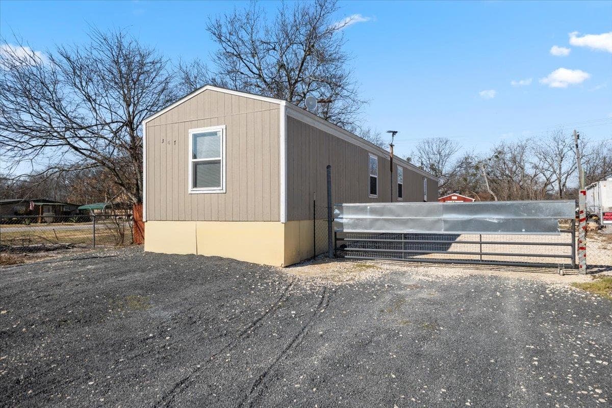341 SW Front St