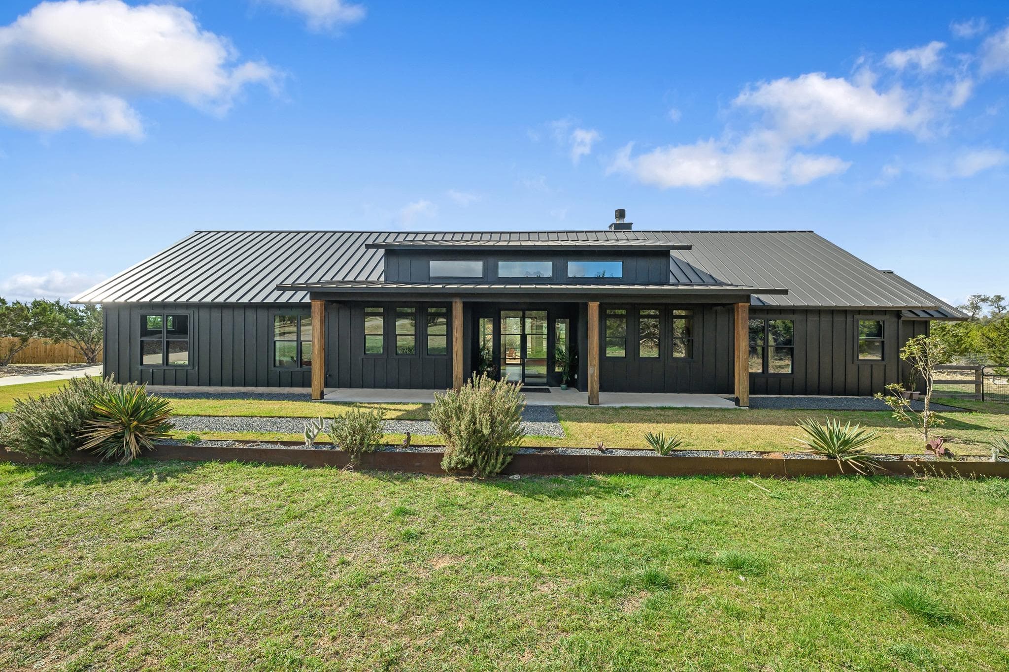 107 W Lakeshore Dr